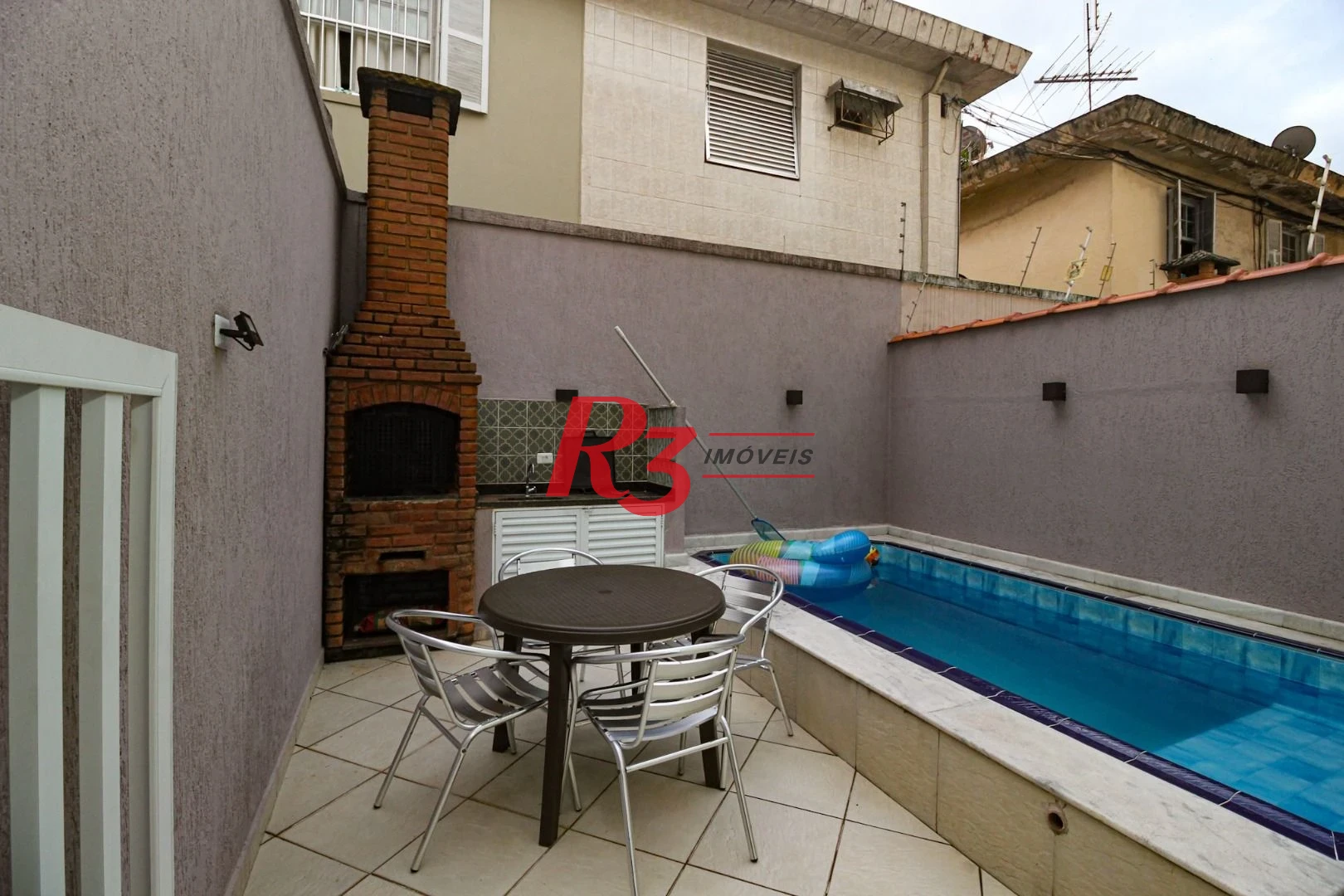 Casa com 3 dormitórios c 3 suites, Piscina  à venda, 141 m² por R$ 1.340.000 - Marapé - Santos/SP