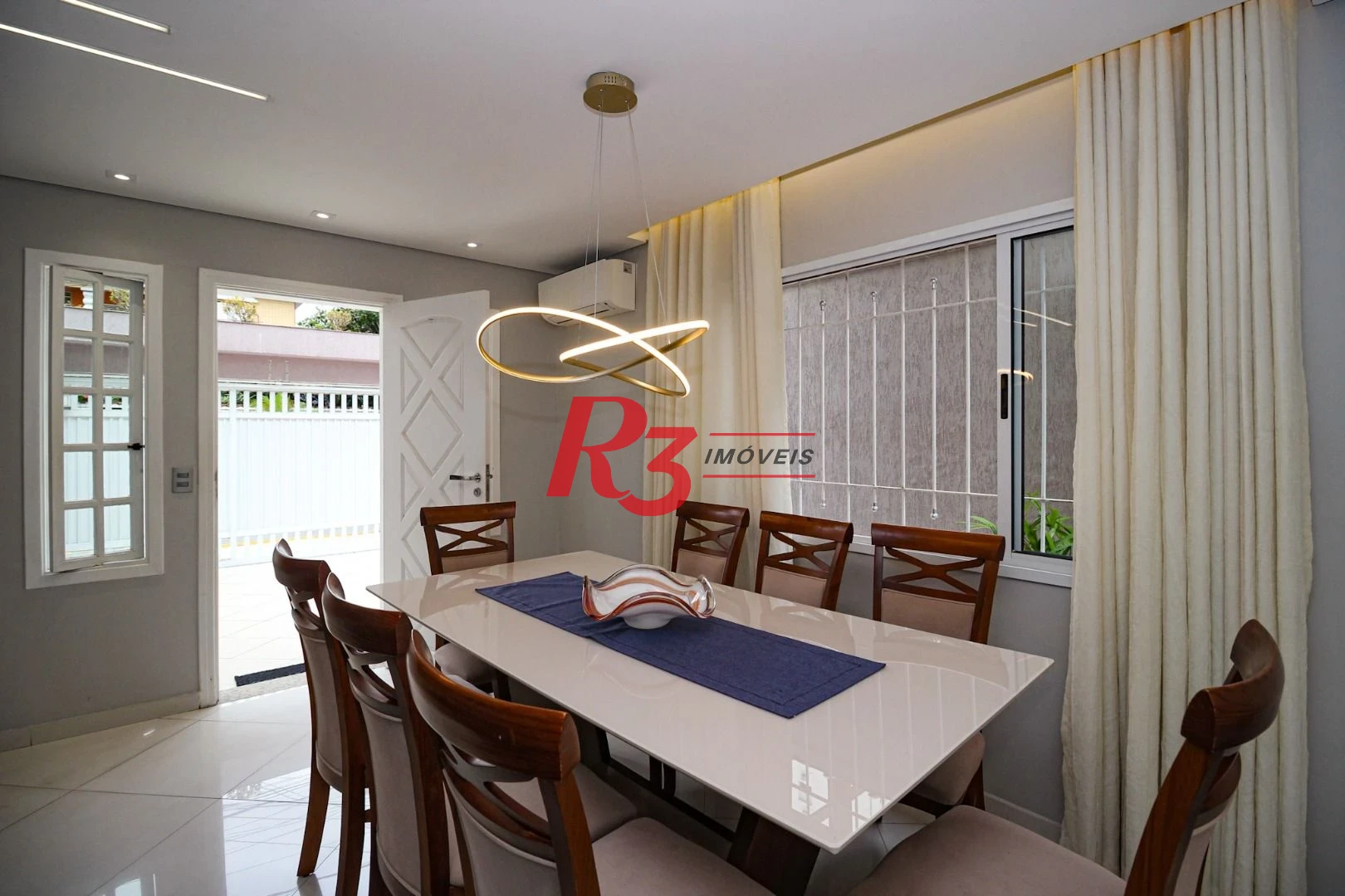 Casa com 3 dormitórios c 3 suites, Piscina  à venda, 141 m² por R$ 1.340.000 - Marapé - Santos/SP