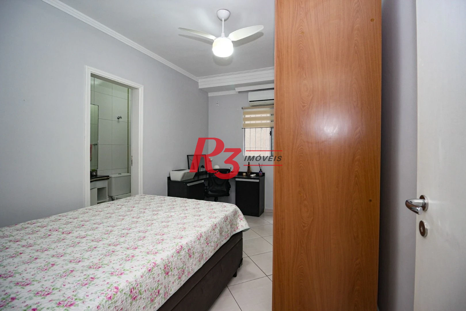 Casa com 3 dormitórios c 3 suites, Piscina  à venda, 141 m² por R$ 1.340.000 - Marapé - Santos/SP