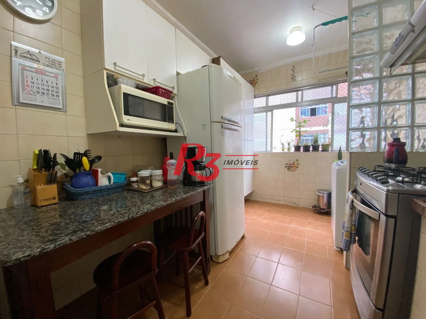 Apartamento com 3 dormitórios à venda, 91 m² por R$ 430.000,00 - Encruzilhada - Santos/SP