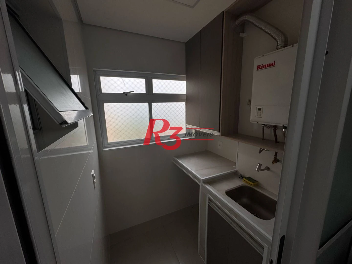 Apartamento com 3 dormitórios à venda, 69 m² por R$ 440.000,00 - Areia Branca - Santos/SP