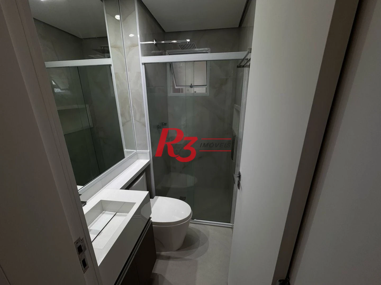 Apartamento com 3 dormitórios à venda, 69 m² por R$ 440.000,00 - Areia Branca - Santos/SP