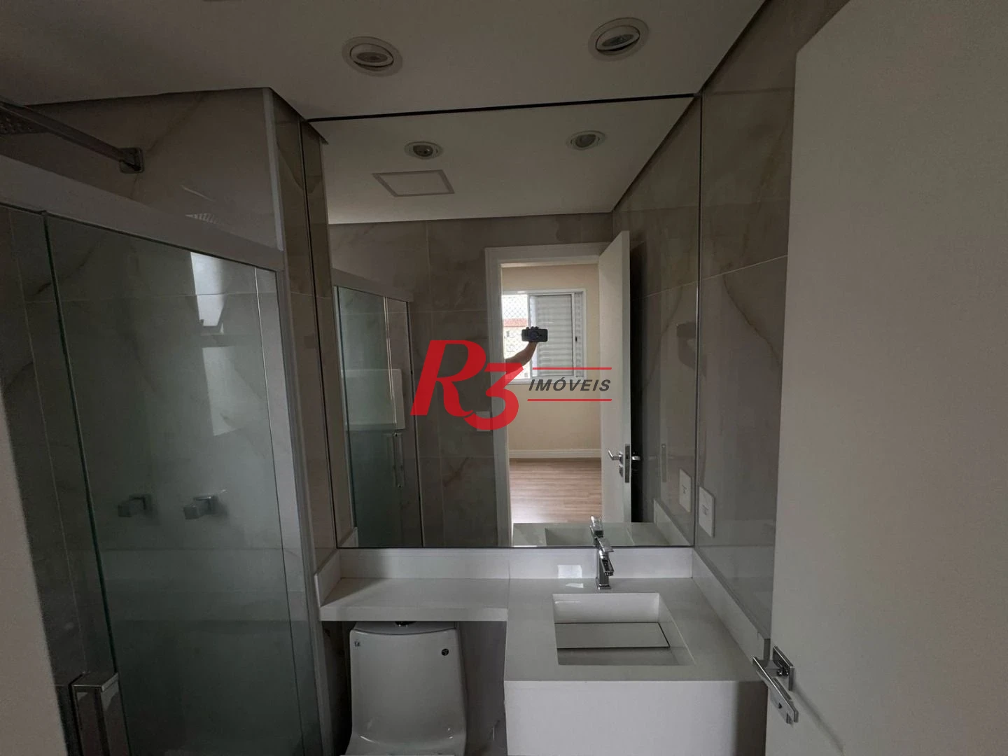 Apartamento com 3 dormitórios à venda, 69 m² por R$ 440.000,00 - Areia Branca - Santos/SP