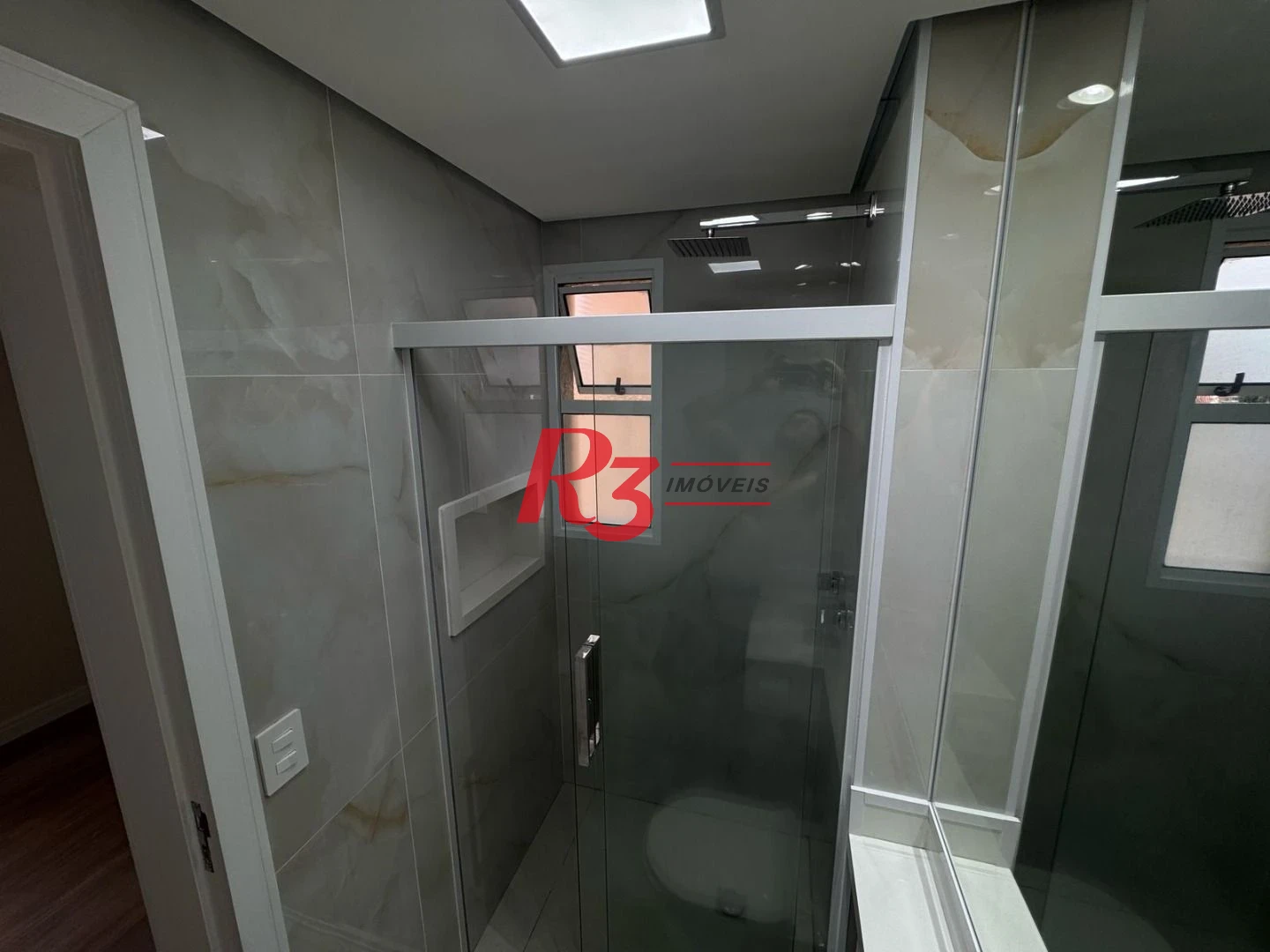 Apartamento com 3 dormitórios à venda, 69 m² por R$ 440.000,00 - Areia Branca - Santos/SP