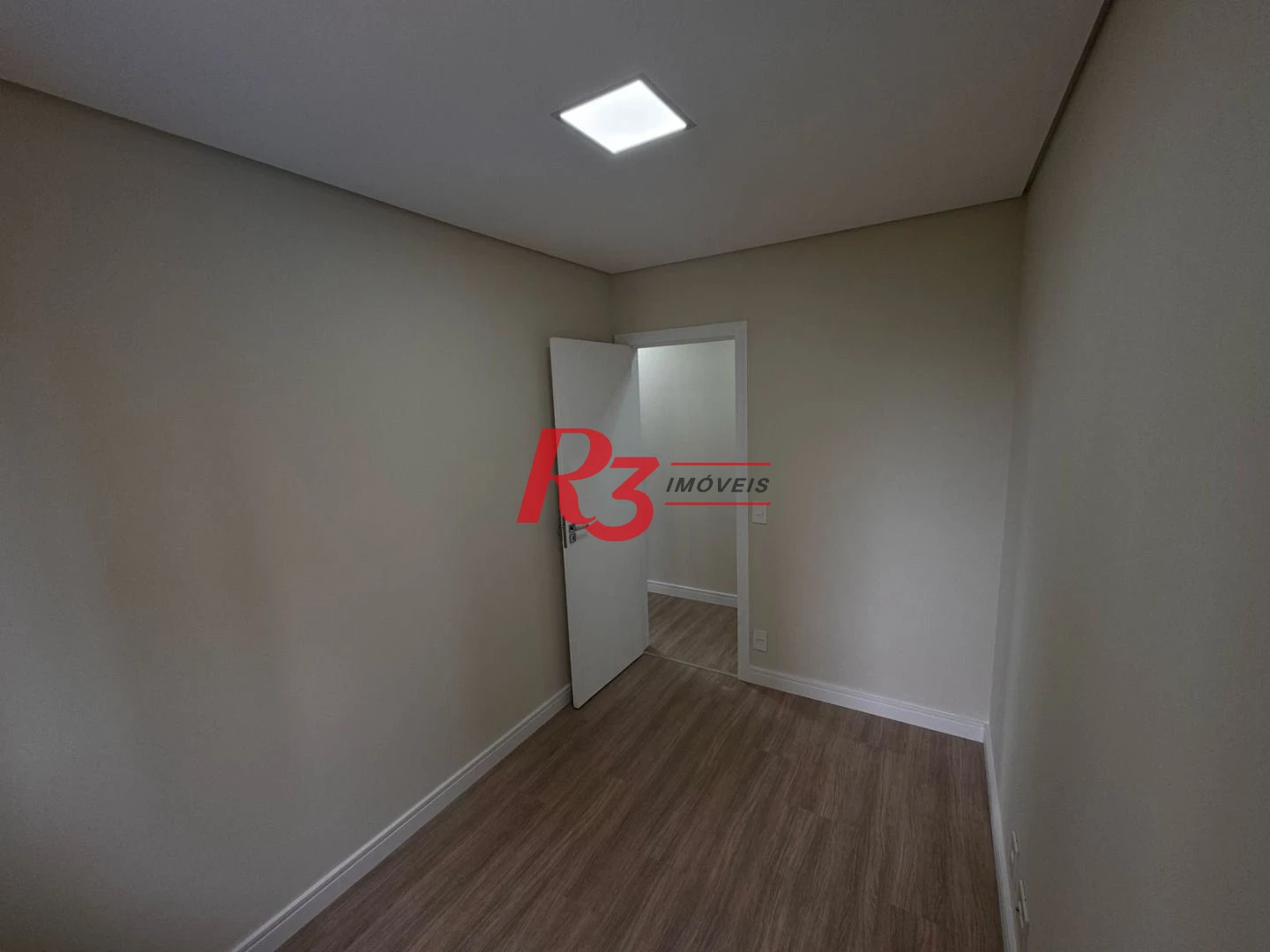 Apartamento com 3 dormitórios à venda, 69 m² por R$ 440.000,00 - Areia Branca - Santos/SP