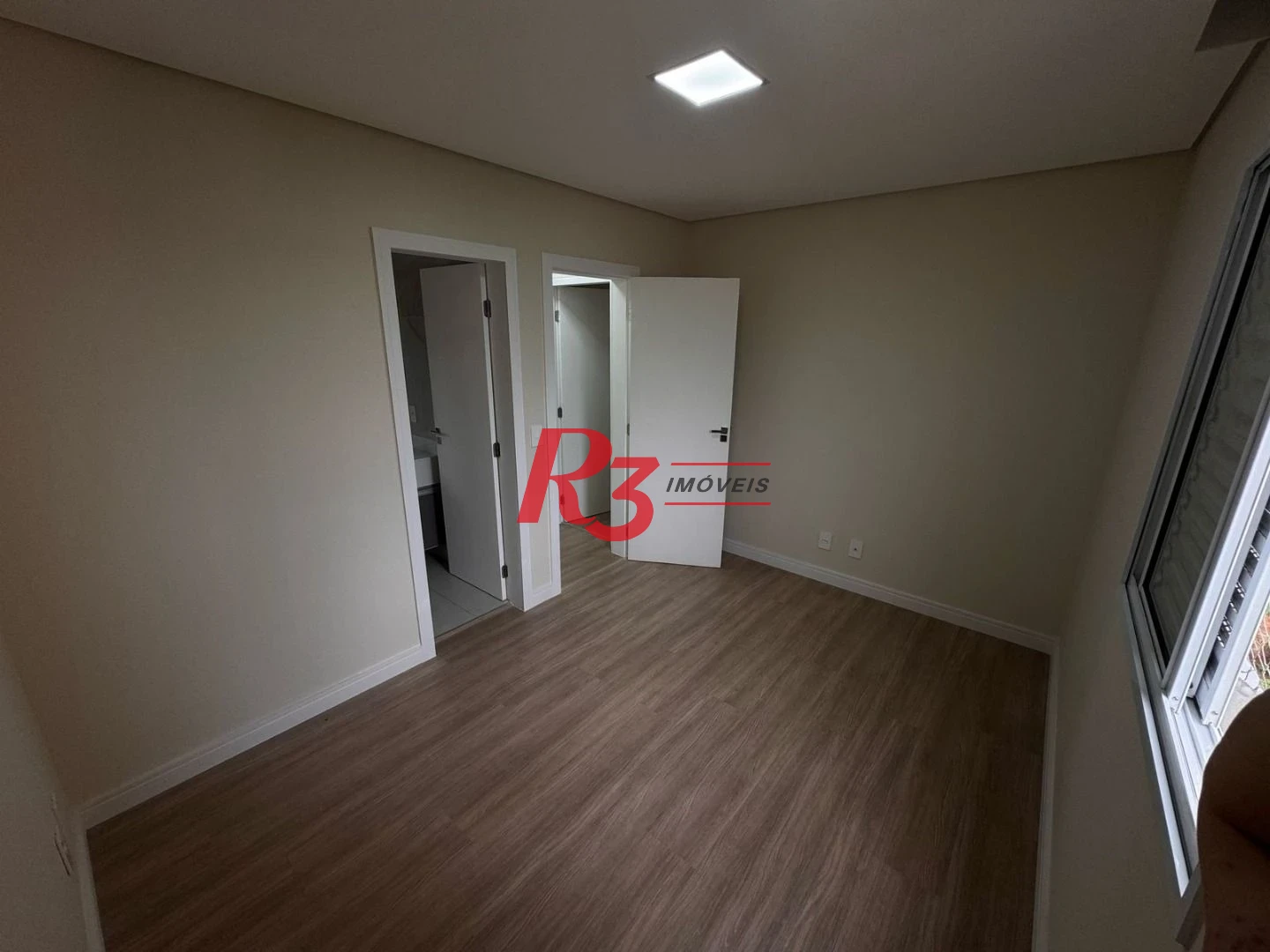 Apartamento com 3 dormitórios à venda, 69 m² por R$ 440.000,00 - Areia Branca - Santos/SP