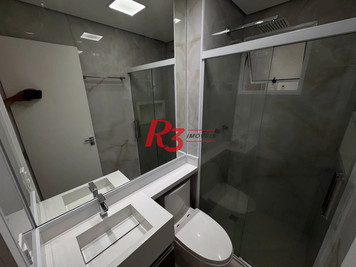 Apartamento com 3 dormitórios à venda, 69 m² por R$ 440.000,00 - Areia Branca - Santos/SP