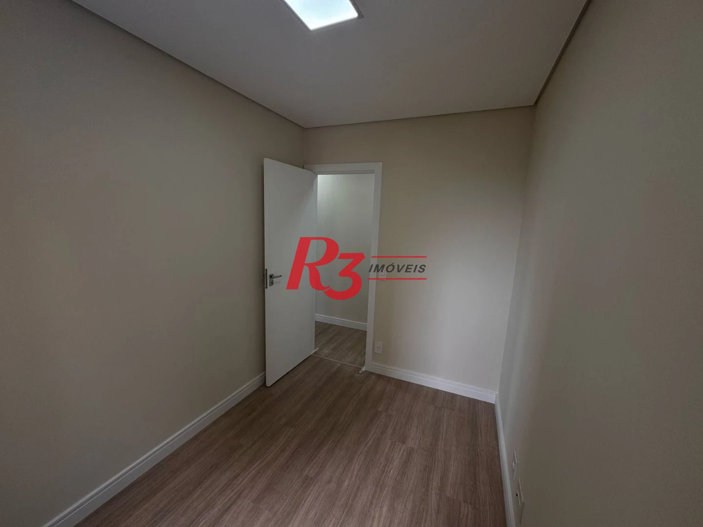 Apartamento com 3 dormitórios à venda, 69 m² por R$ 440.000,00 - Areia Branca - Santos/SP
