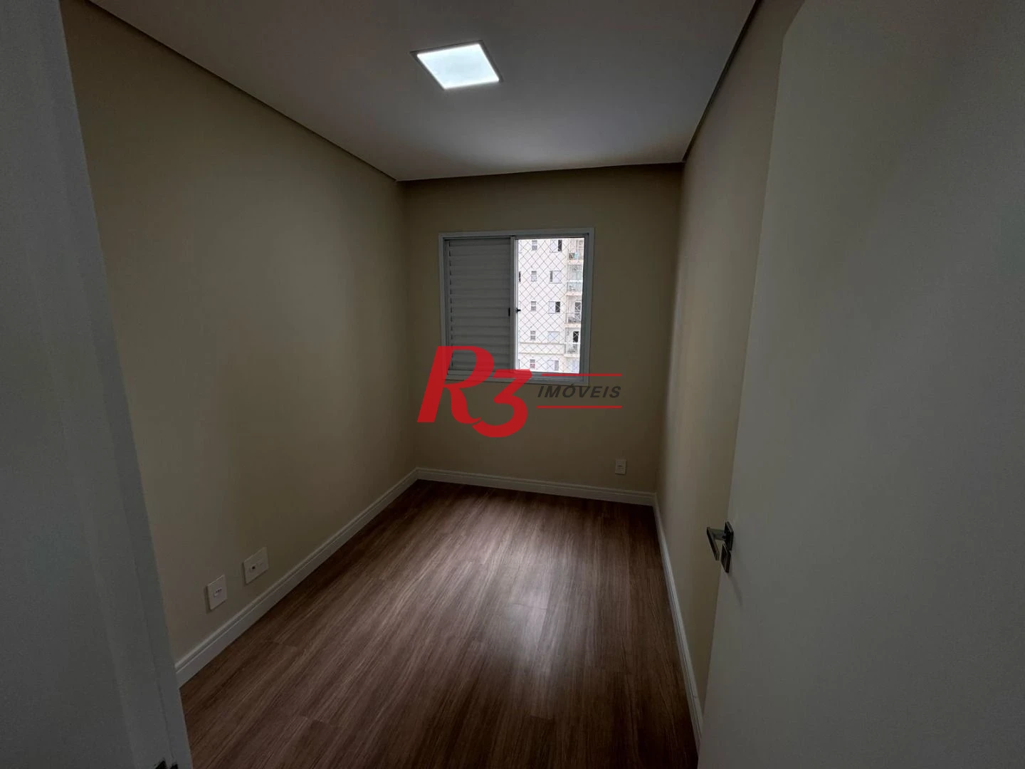 Apartamento com 3 dormitórios à venda, 69 m² por R$ 440.000,00 - Areia Branca - Santos/SP