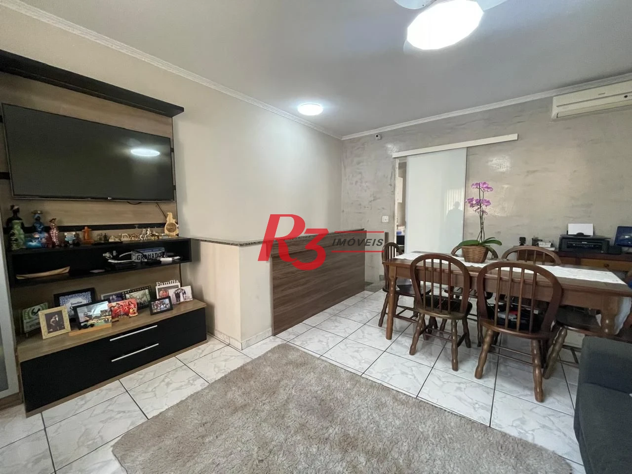 Casa com 3 dormitórios à venda, 111 m² por R$ 690.000,00 - Marapé - Santos/SP