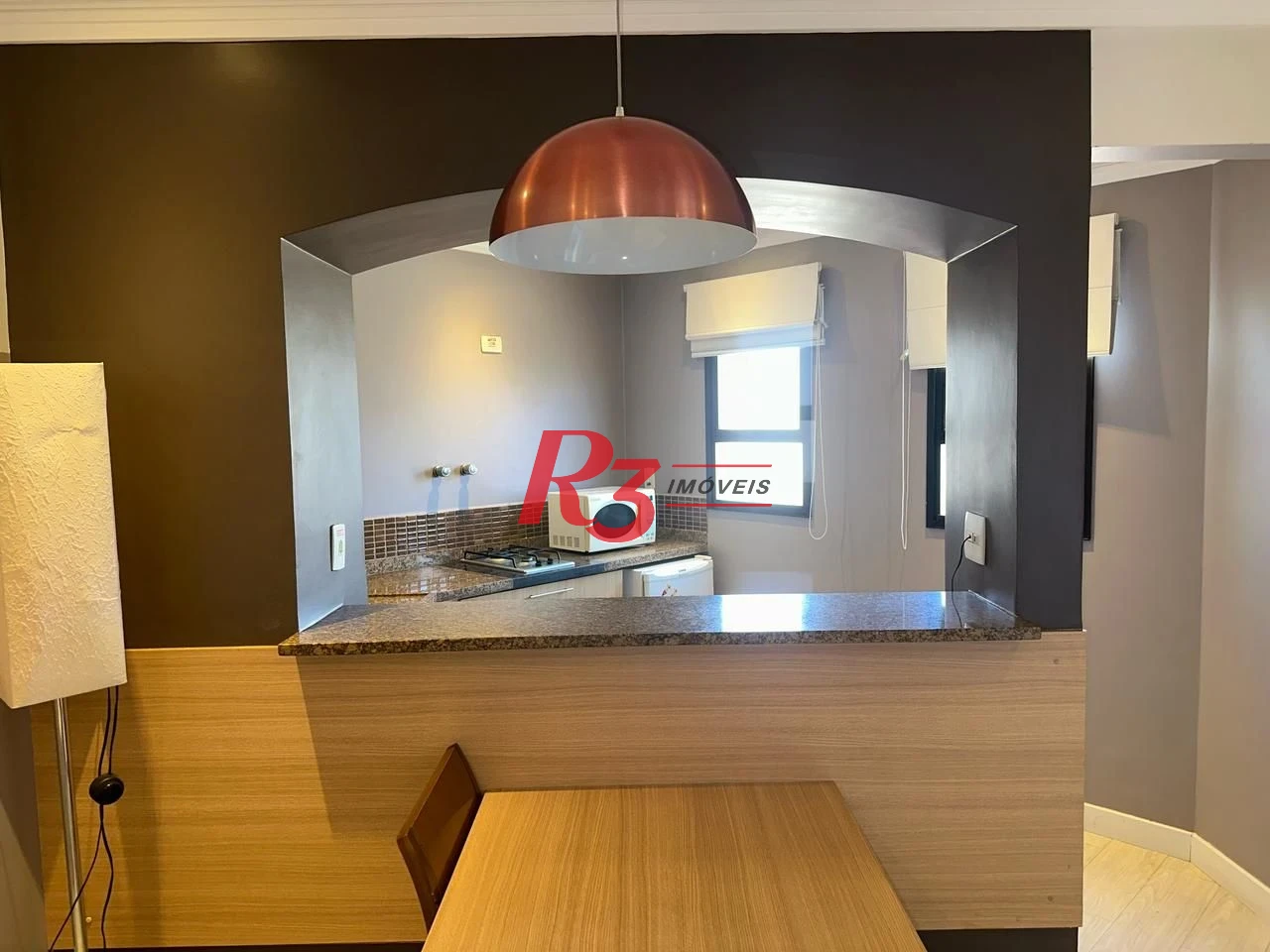 Flat 1 dormitório, sala e varanda  à venda, 44 m² por R$ 428.000 - Gonzaga - Santos/SP