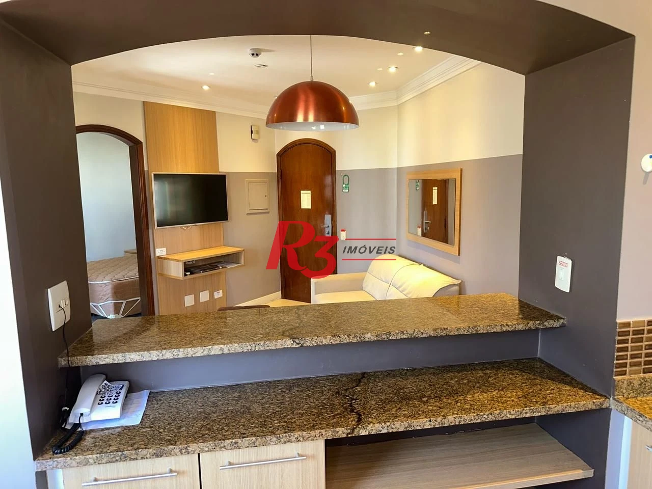 Flat 1 dormitório, sala e varanda  à venda, 44 m² por R$ 428.000 - Gonzaga - Santos/SP