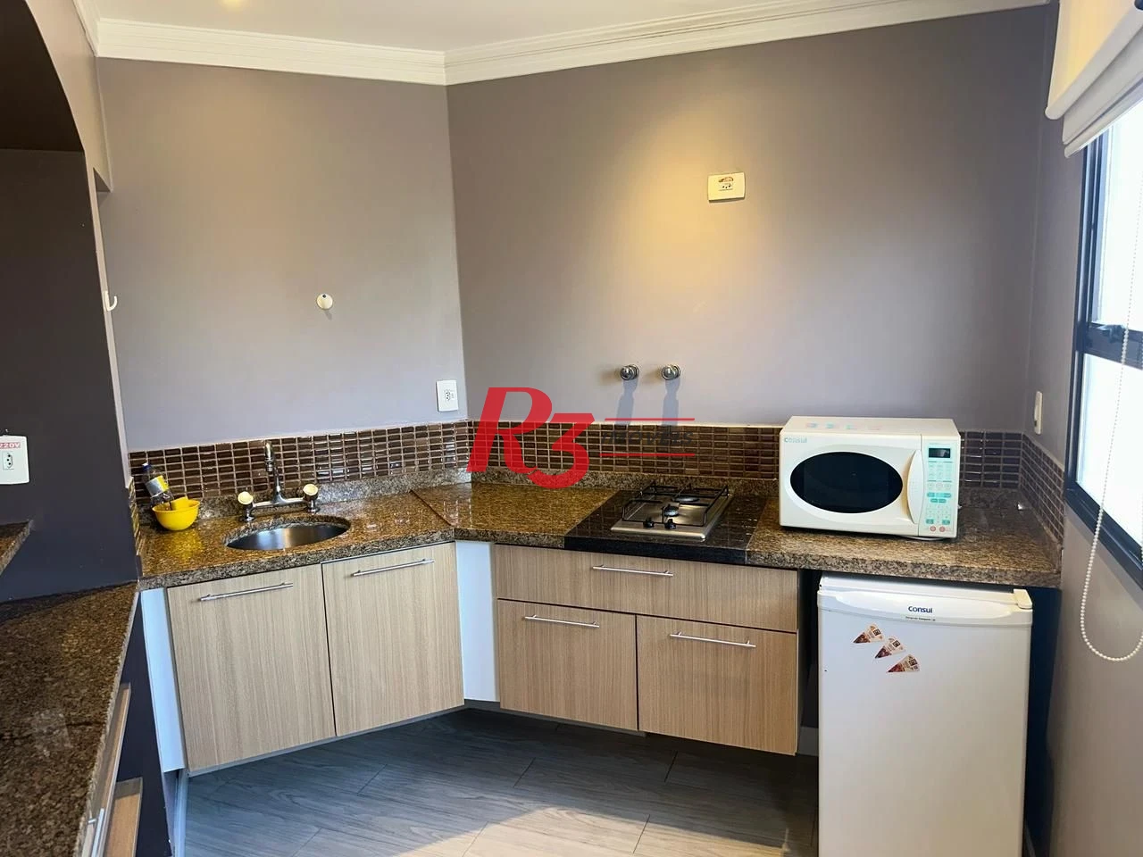 Flat 1 dormitório, sala e varanda  à venda, 44 m² por R$ 428.000 - Gonzaga - Santos/SP