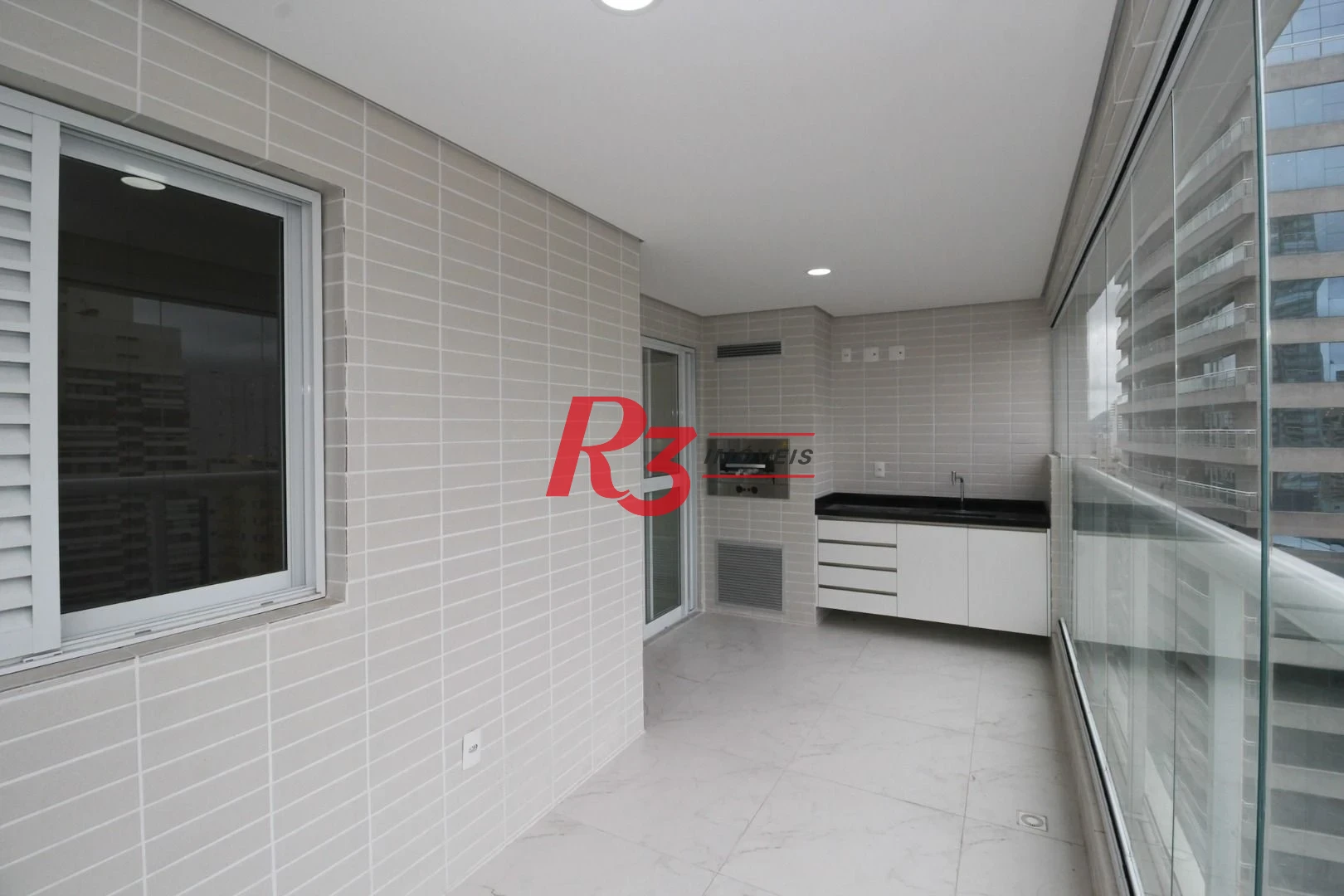 Apartamento para alugar, 101 m² por R$ 9.000,02/mês - Gonzaga - Santos/SP