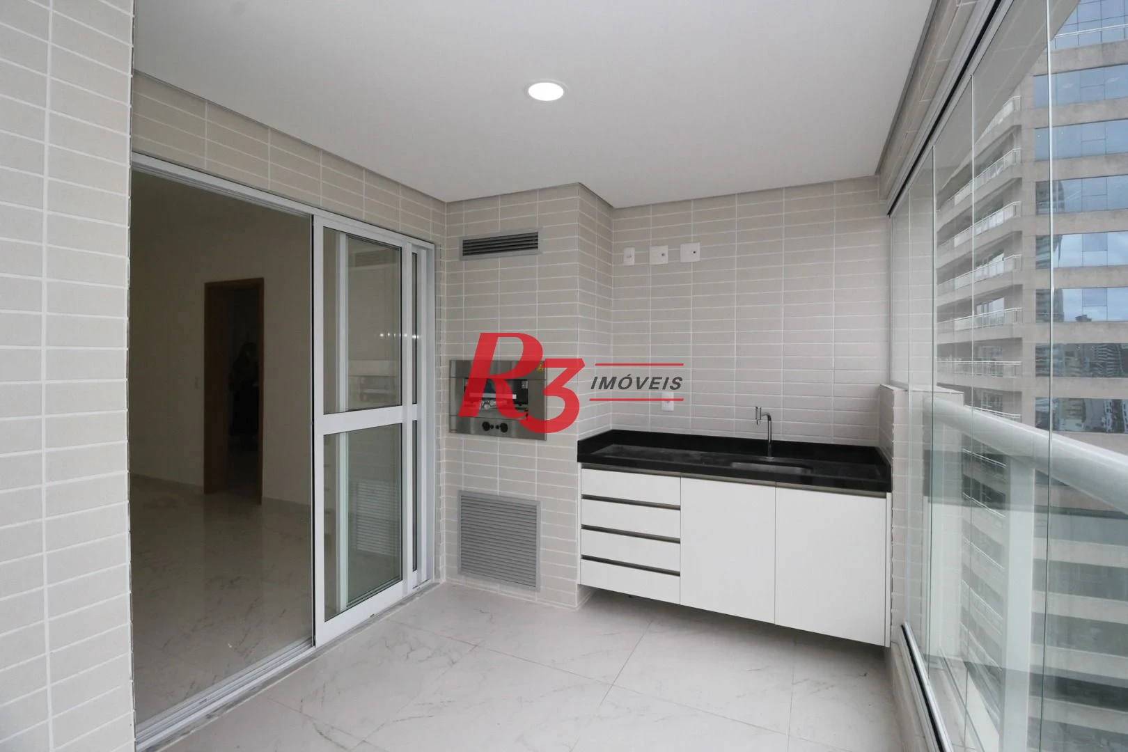 Apartamento para alugar, 101 m² por R$ 9.000,02/mês - Gonzaga - Santos/SP