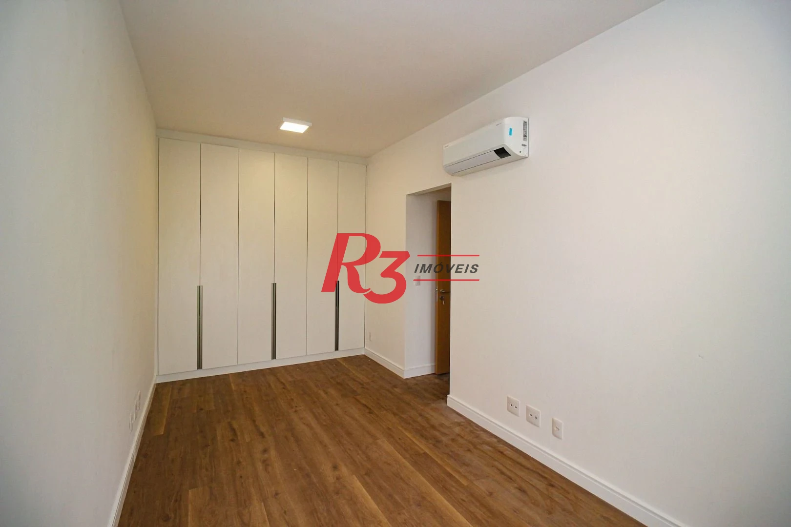 Apartamento para alugar, 101 m² por R$ 9.000,02/mês - Gonzaga - Santos/SP