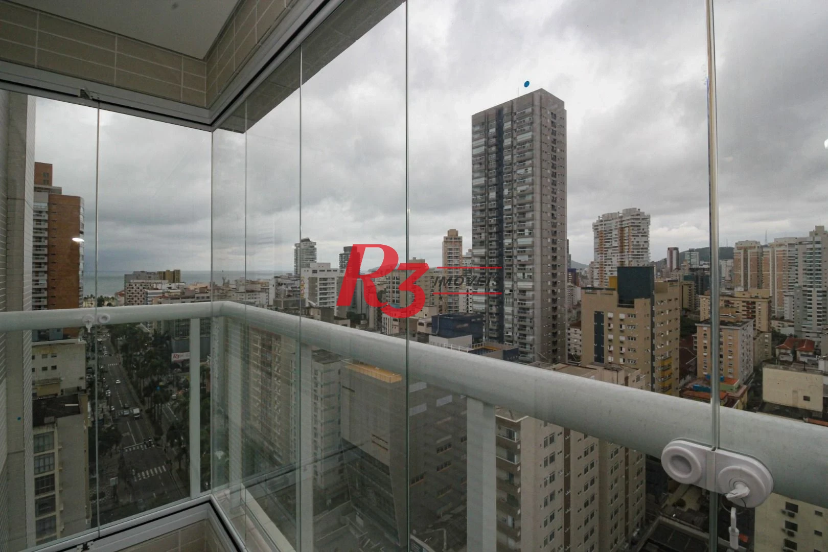 Apartamento para alugar, 101 m² por R$ 9.000,02/mês - Gonzaga - Santos/SP