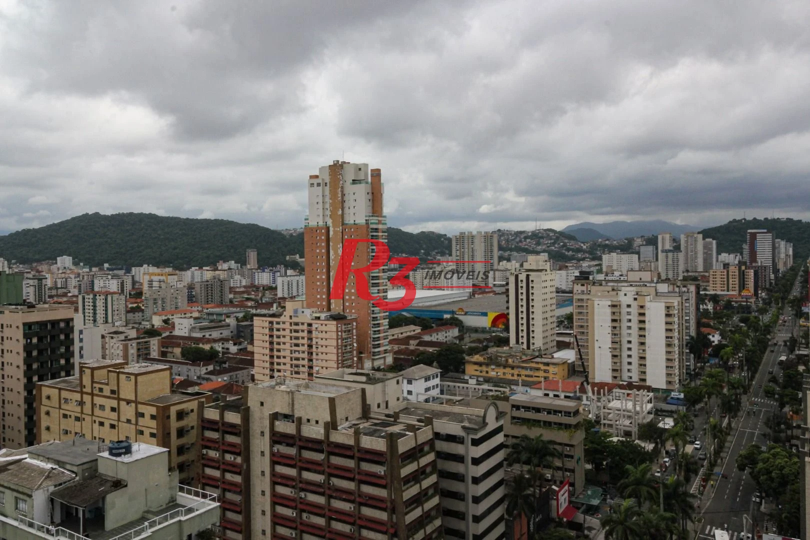Apartamento para alugar, 101 m² por R$ 9.000,02/mês - Gonzaga - Santos/SP