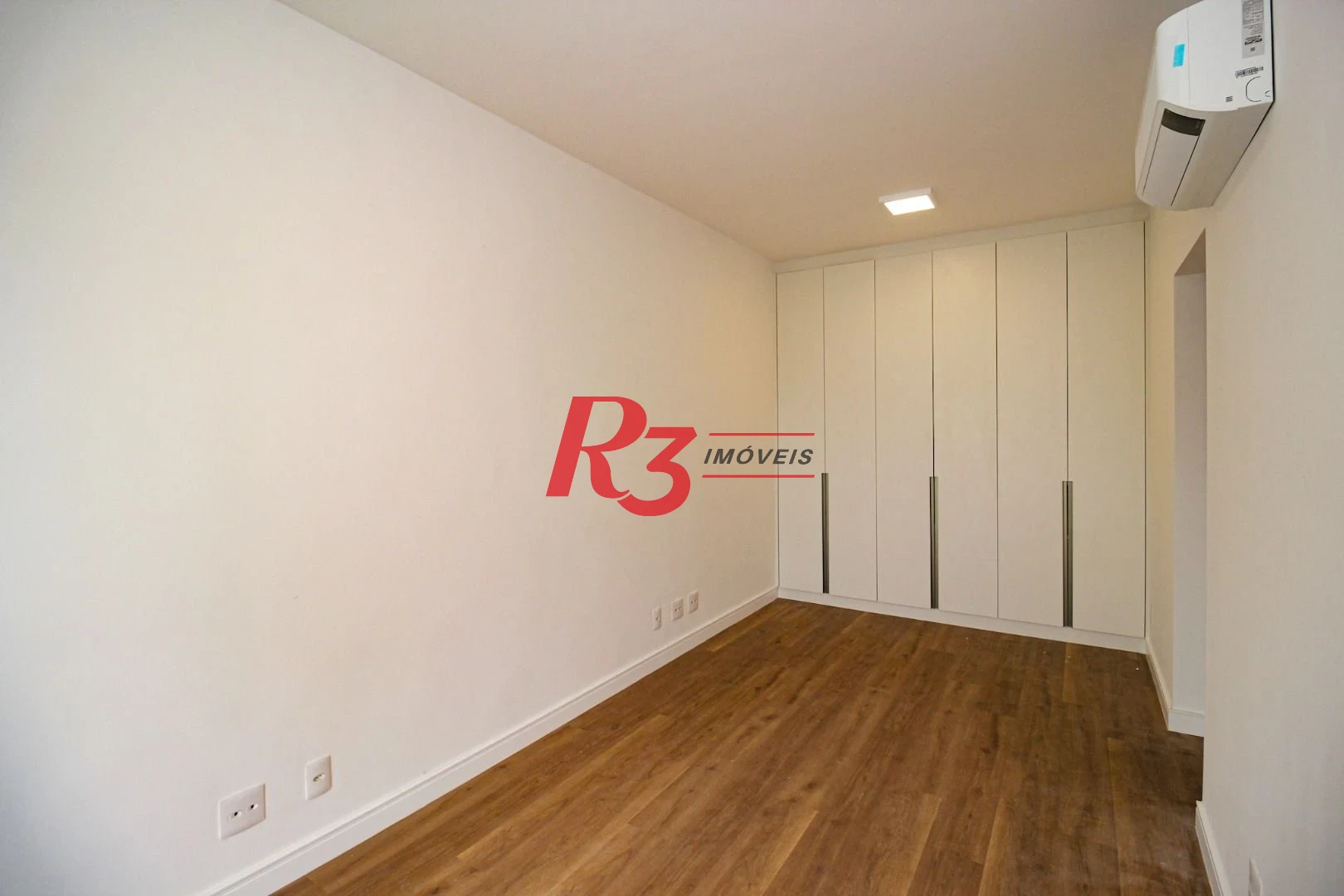 Apartamento para alugar, 101 m² por R$ 9.000,02/mês - Gonzaga - Santos/SP