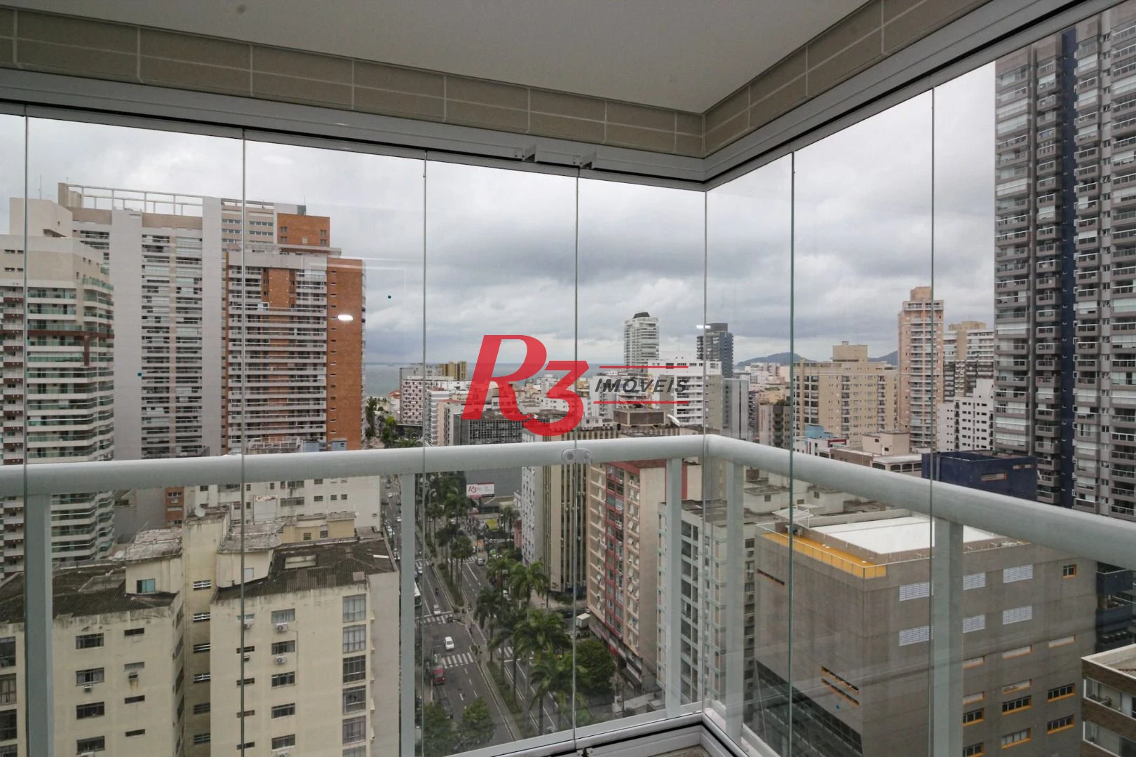 Apartamento para alugar, 101 m² por R$ 9.000,02/mês - Gonzaga - Santos/SP