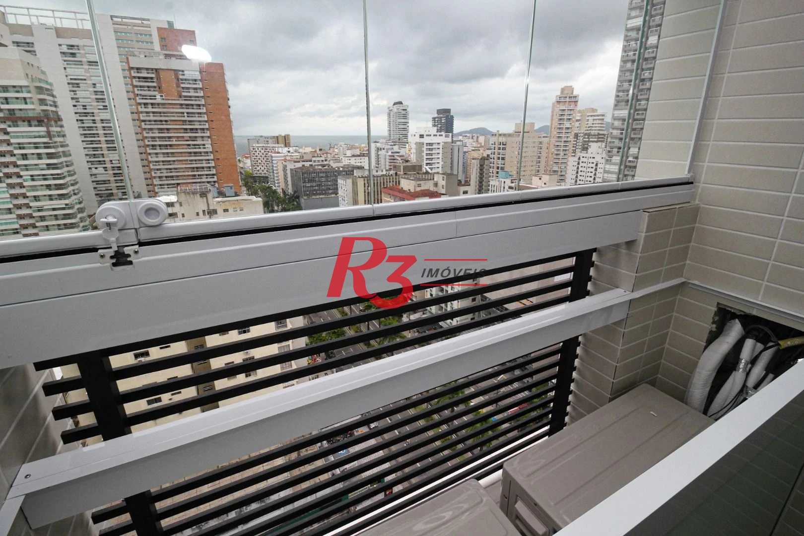 Apartamento para alugar, 101 m² por R$ 9.000,02/mês - Gonzaga - Santos/SP