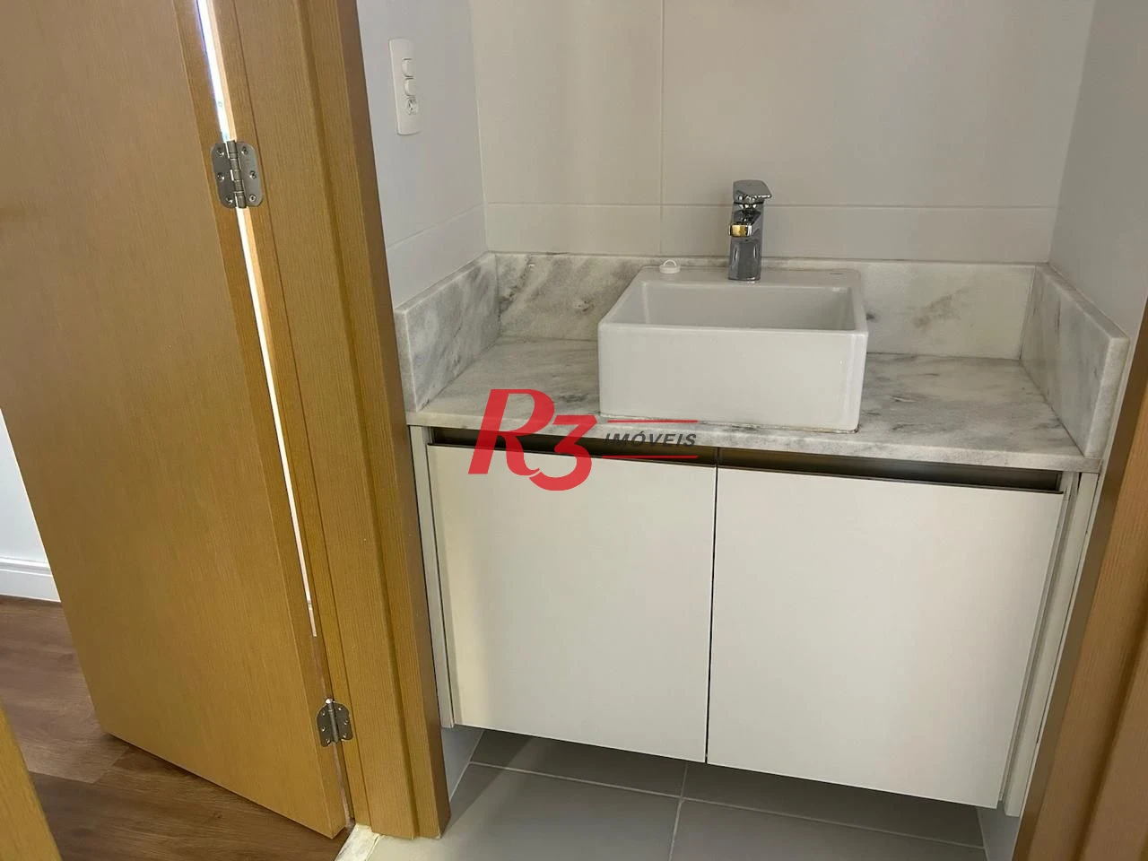 Apartamento com 3 dormitórios para alugar, 101 m² por R$ 9.142,65/mês - Gonzaga - Santos/SP