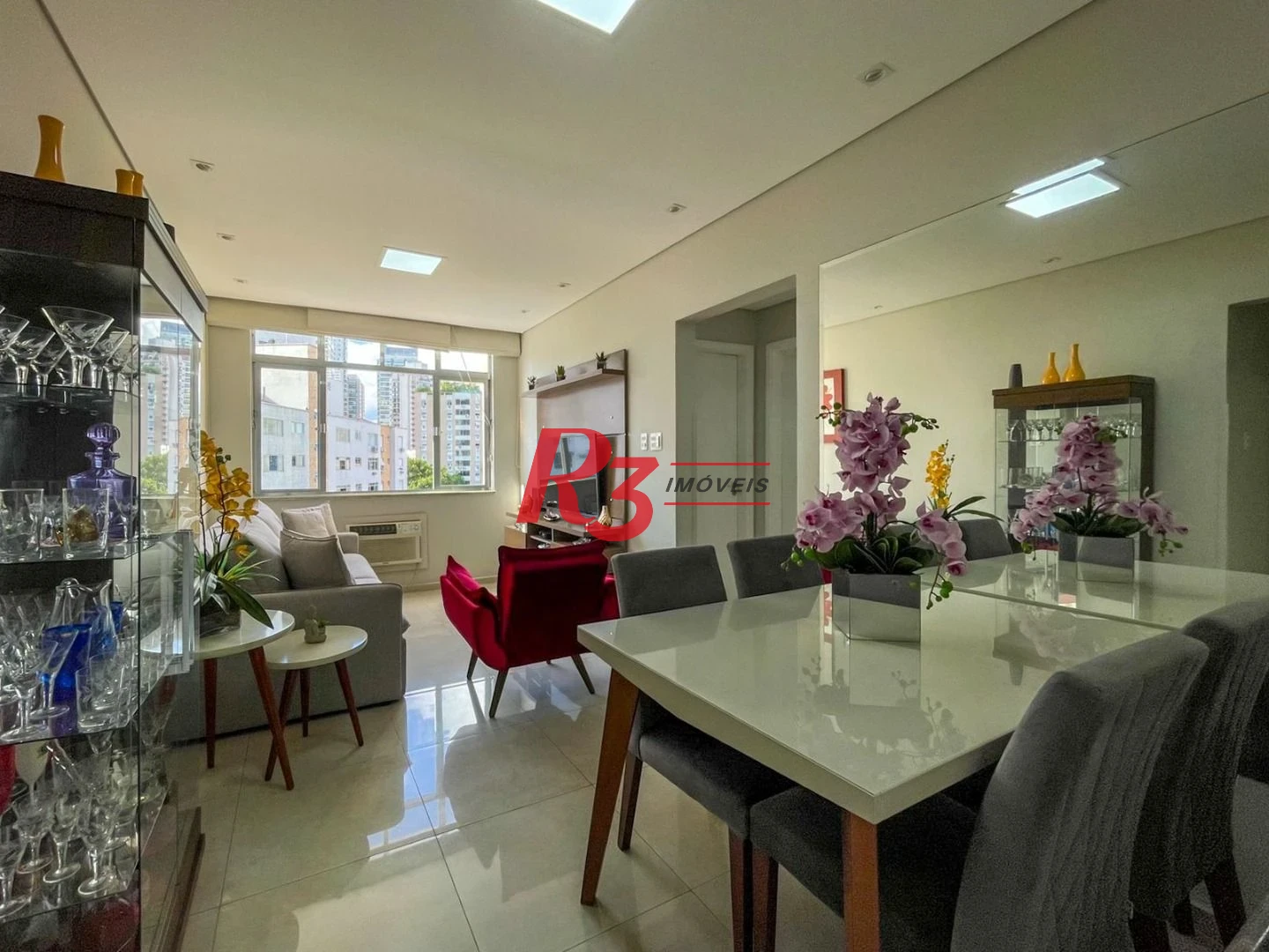 Apartamento com 2 dormitórios à venda, 70 m² por R$ 720.000,00 - Ponta da Praia - Santos/SP