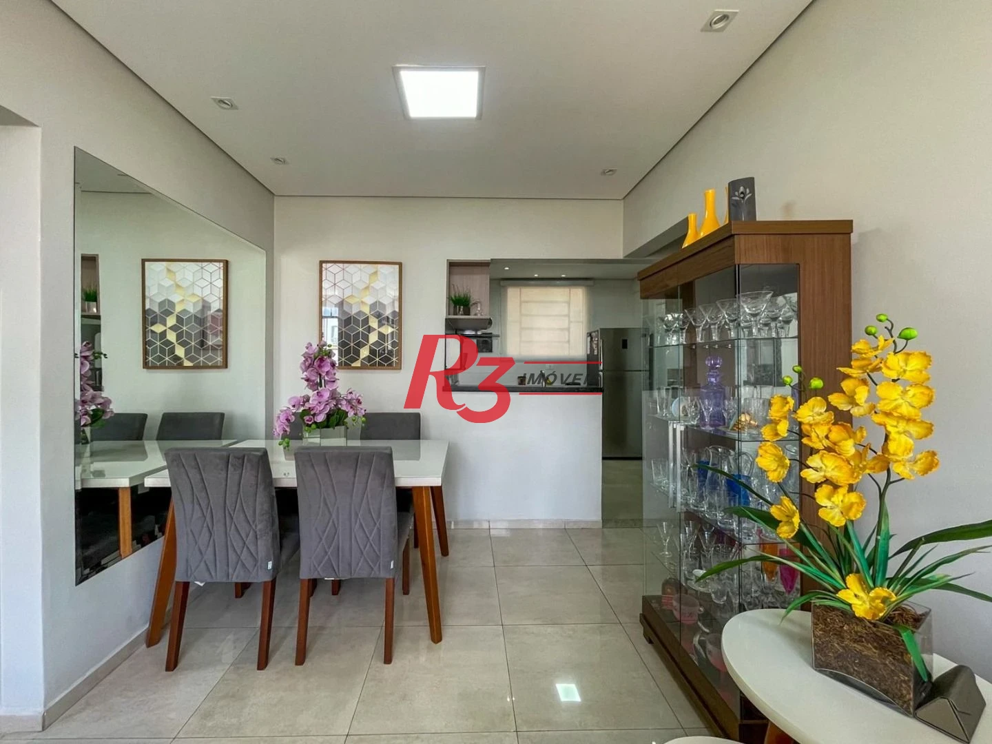 Apartamento com 2 dormitórios à venda, 70 m² por R$ 720.000,00 - Ponta da Praia - Santos/SP