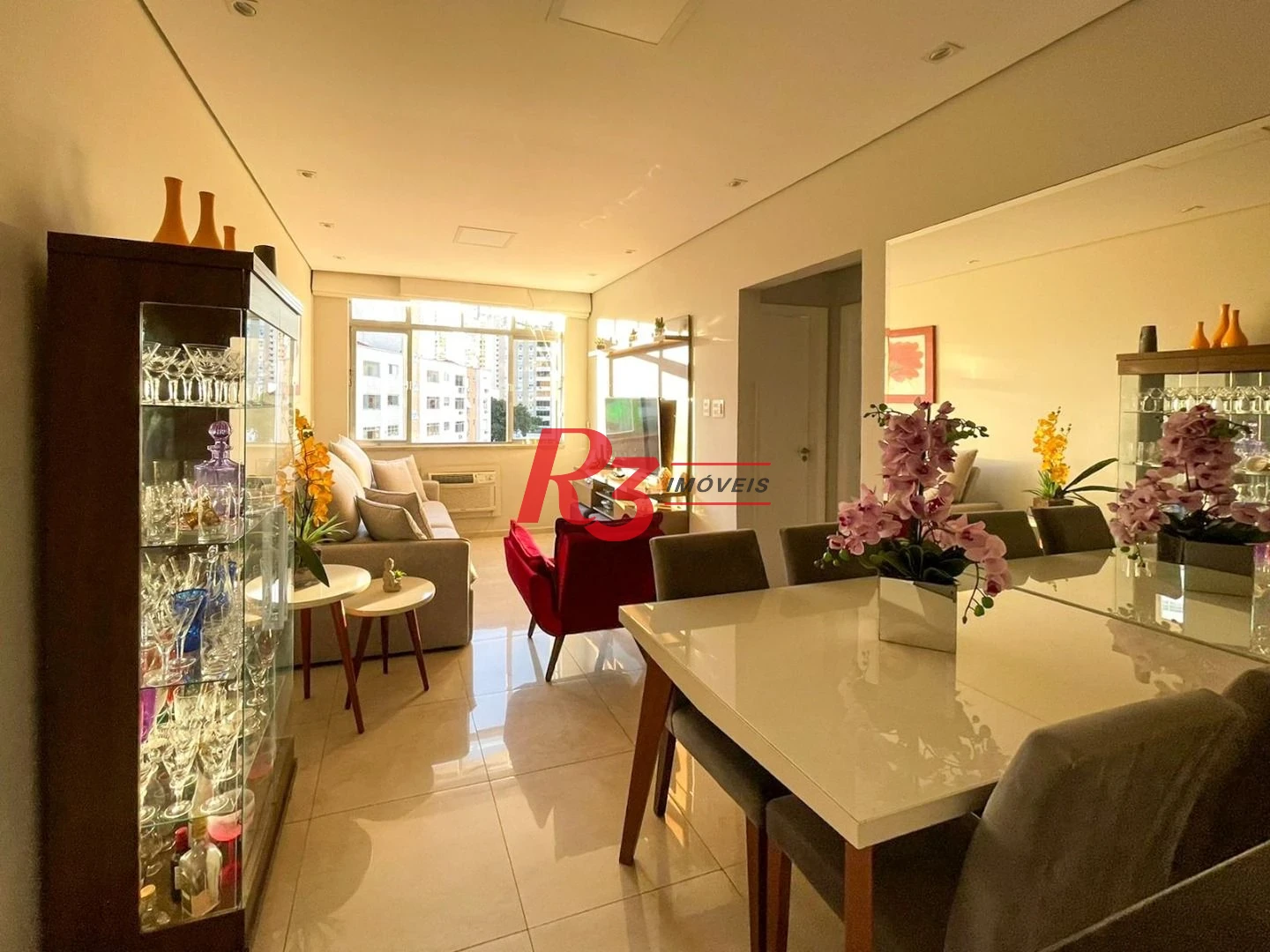 Apartamento com 2 dormitórios à venda, 70 m² por R$ 720.000,00 - Ponta da Praia - Santos/SP