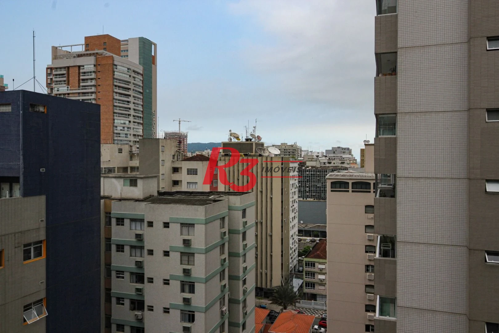 Apartamento com 3 dormitórios para alugar, 96 m² por R$ 6.500,00/mês - Gonzaga - Santos/SP