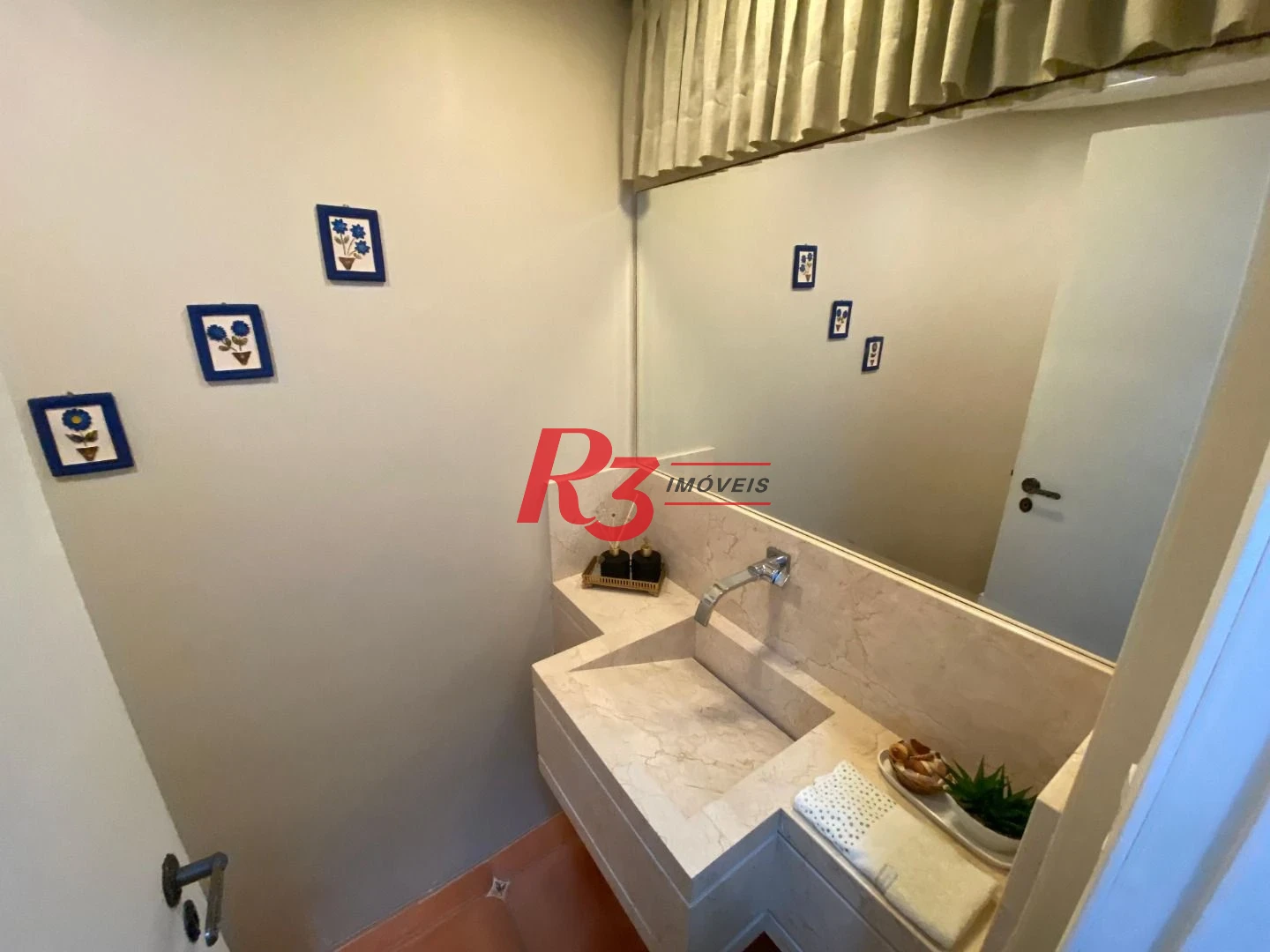 Apartamento á venda 3 dormitórios 1 suíte  1 vg garagem José Menino Santos