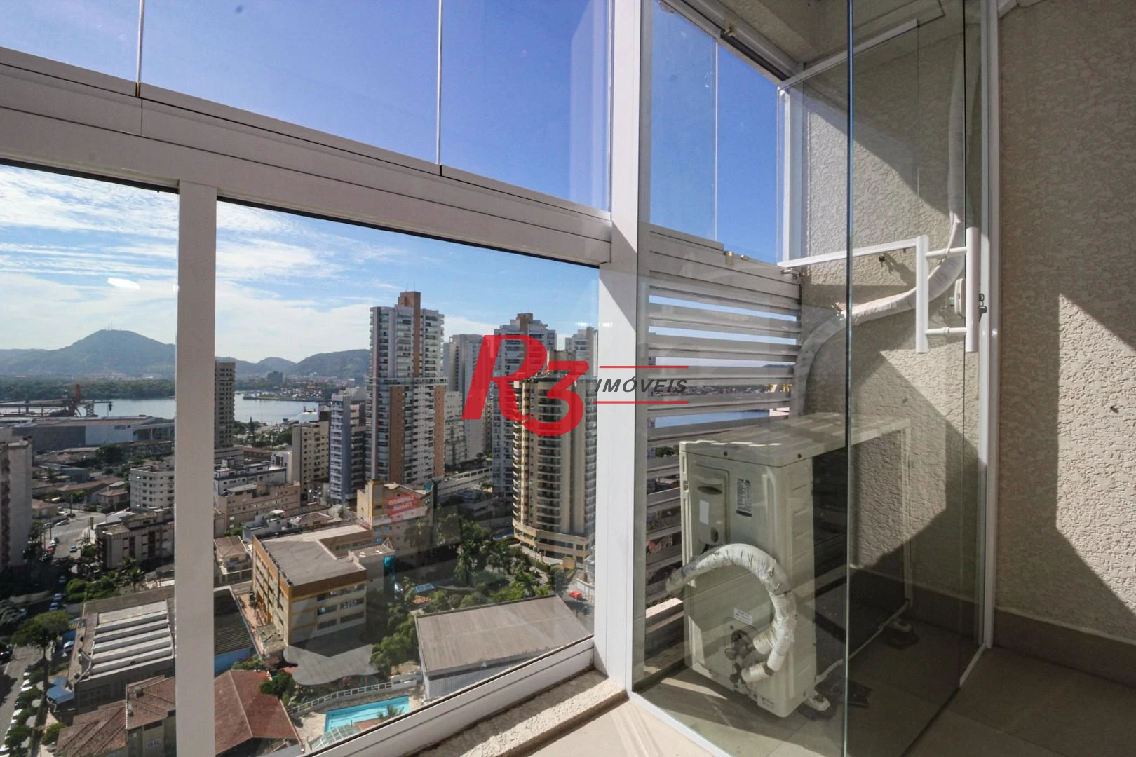 Apartamento com 1 dormitório para alugar, 50 m² por R$ 4.500,00/mês - Ponta da Praia - Santos/SP