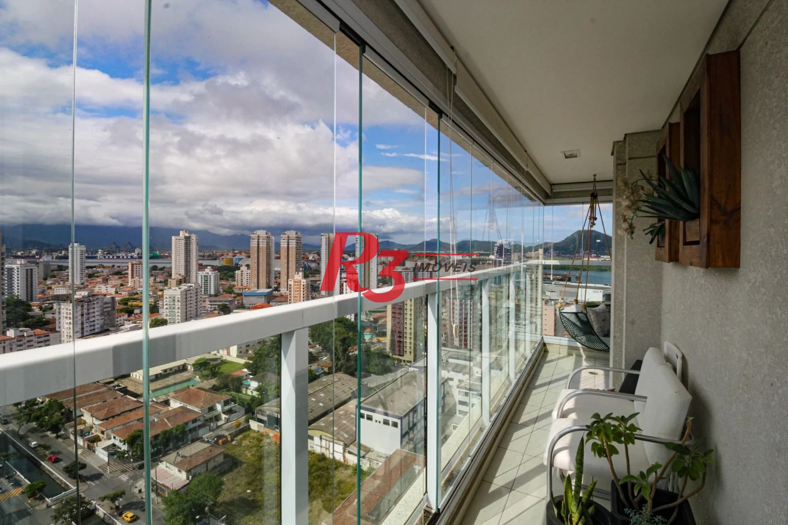 Apartamento com 2 dormitórios à venda, 77 m² por R$ 1.240.000,00 - Ponta da Praia - Santos/SP