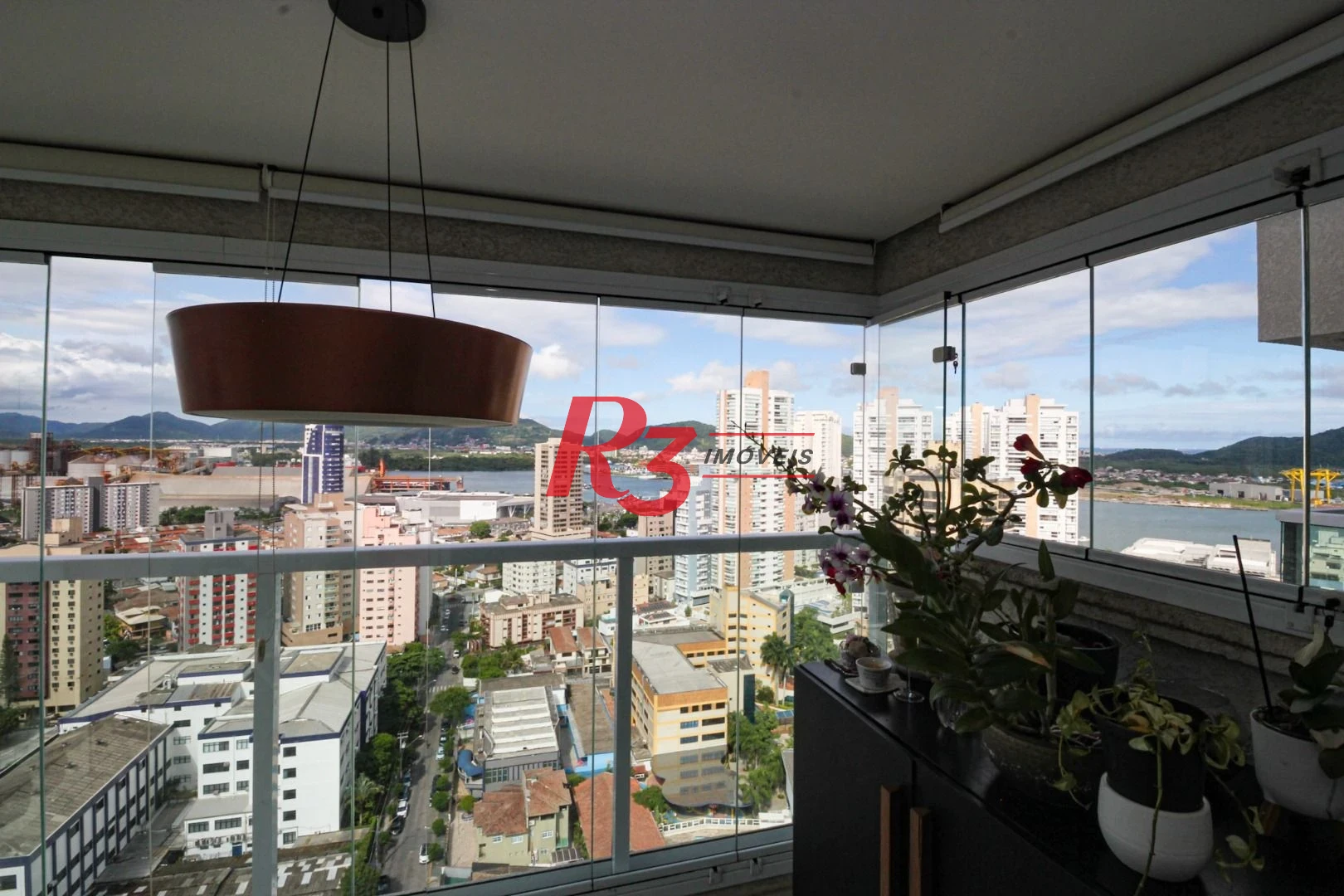 Apartamento com 2 dormitórios à venda, 77 m² por R$ 1.240.000,00 - Ponta da Praia - Santos/SP