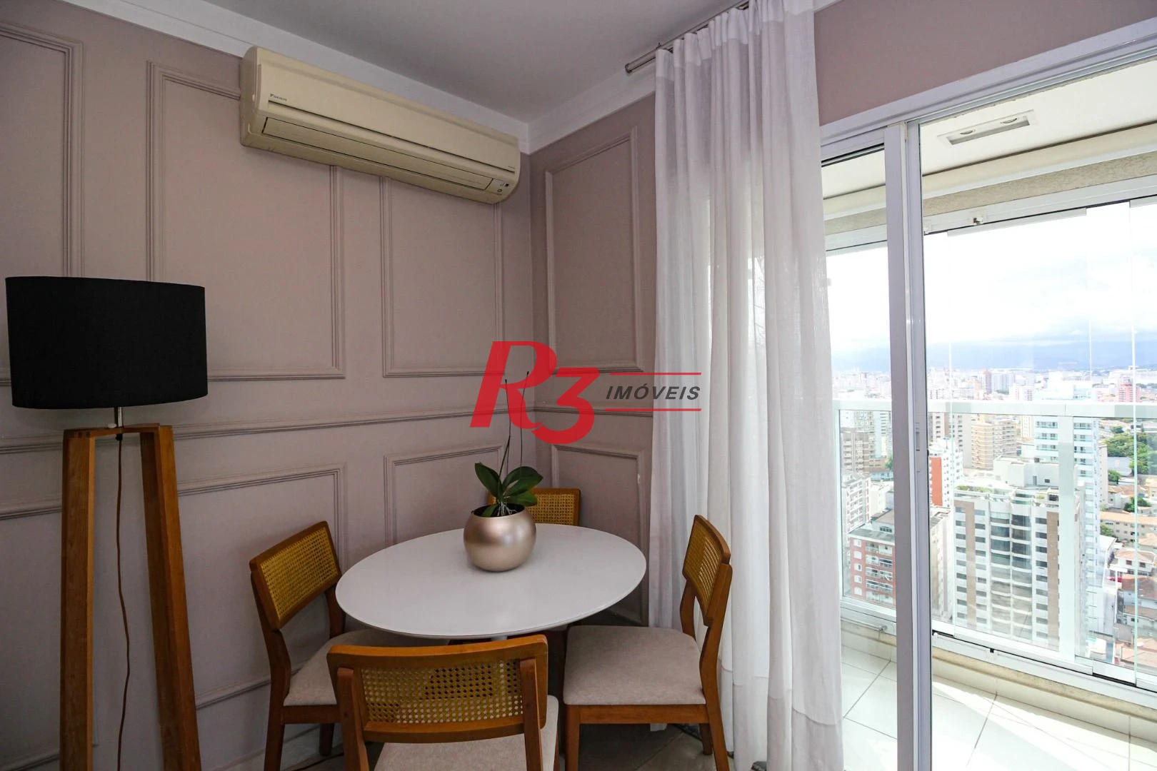 Apartamento com 2 dormitórios à venda, 77 m² por R$ 1.240.000,00 - Ponta da Praia - Santos/SP