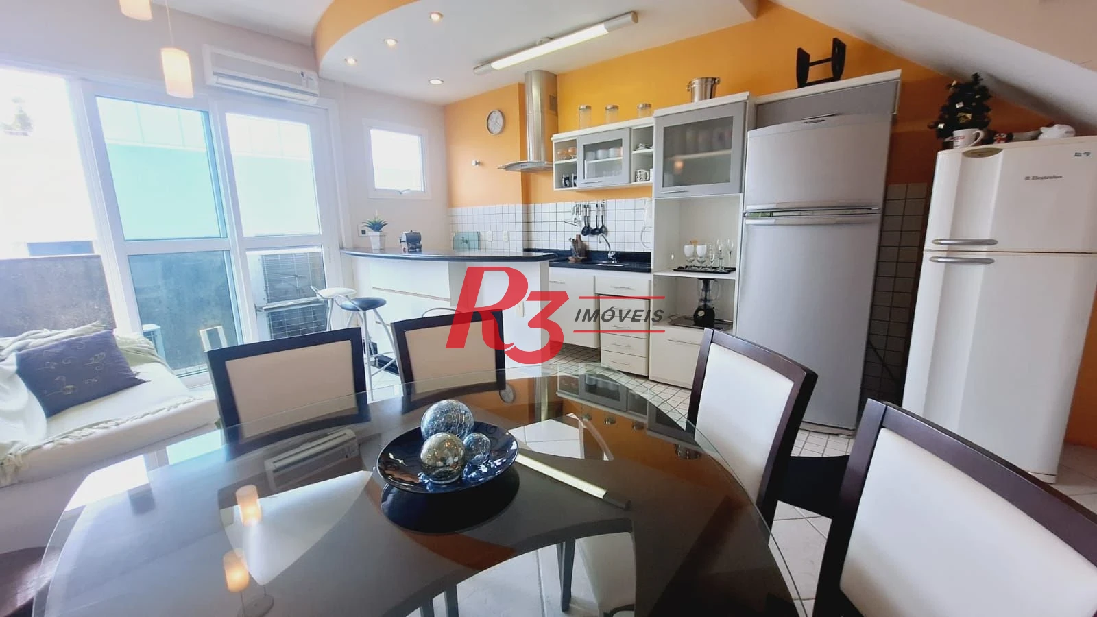 FLAT com 2 dormitórios para alugar, 72 m² por R$ 6.500/mês - Gonzaga - Santos/SP