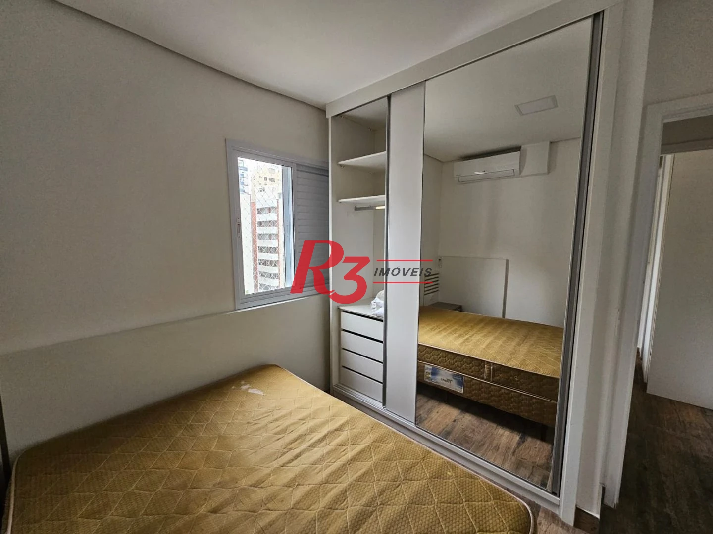 Apartamento com 2 dormitórios à venda, 72 m² por R$ 900.000,00 - Gonzaga - Santos/SP