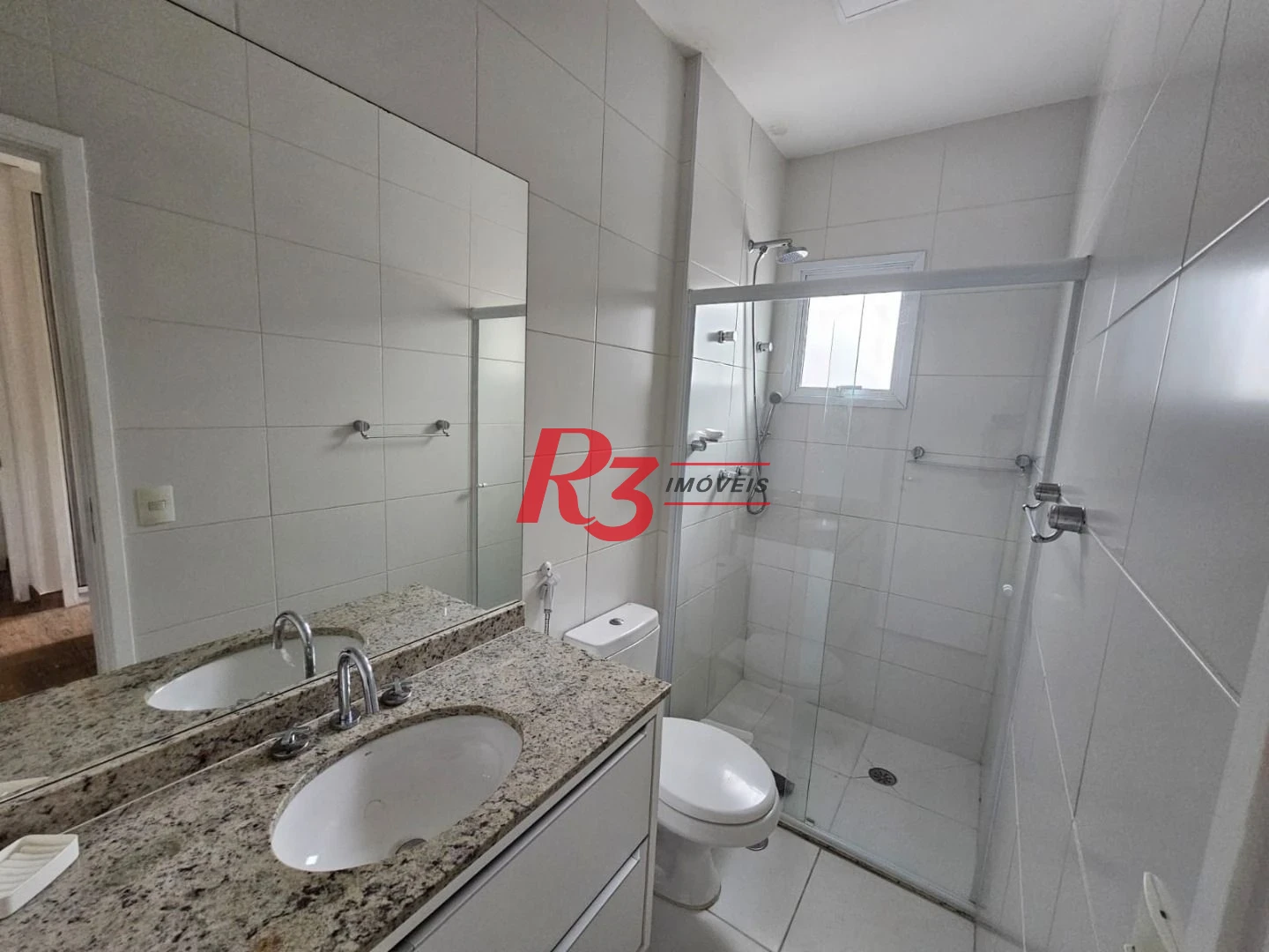 Apartamento com 2 dormitórios à venda, 72 m² por R$ 900.000,00 - Gonzaga - Santos/SP