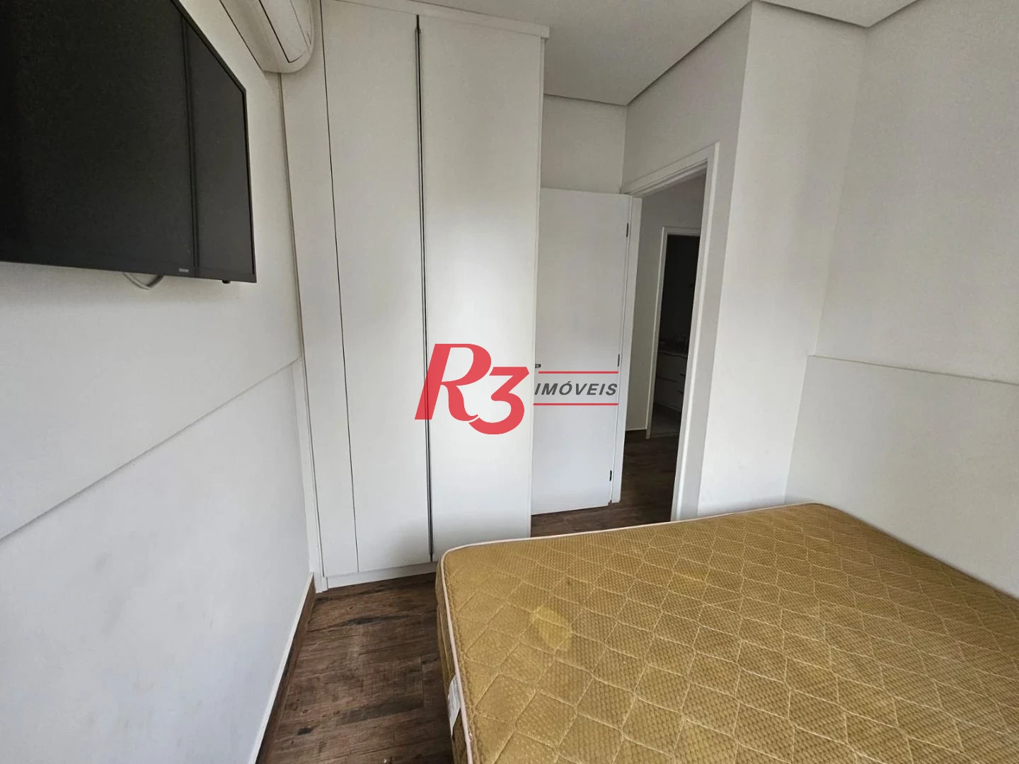 Apartamento com 2 dormitórios à venda, 72 m² por R$ 900.000,00 - Gonzaga - Santos/SP