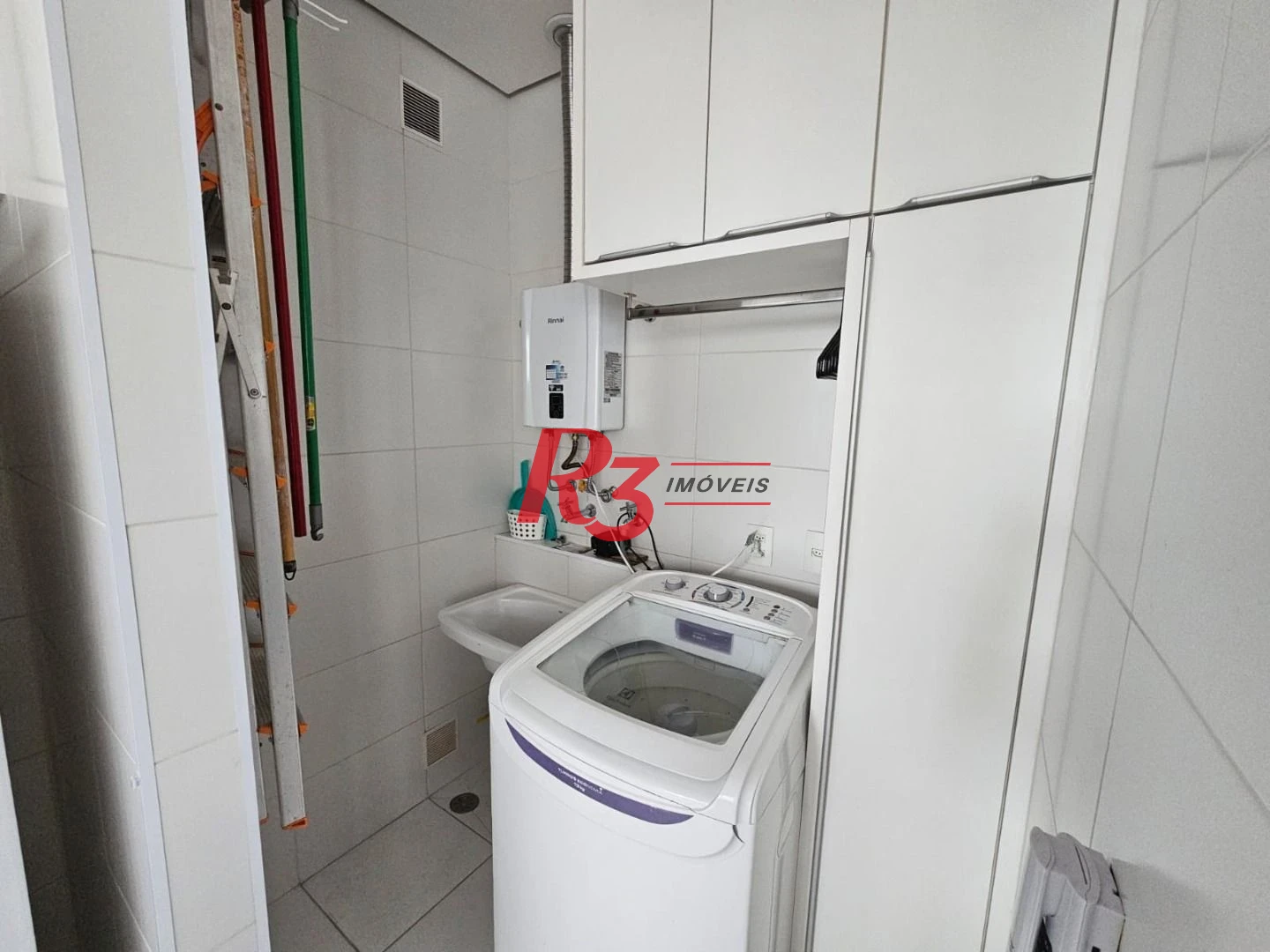 Apartamento com 2 dormitórios à venda, 72 m² por R$ 900.000,00 - Gonzaga - Santos/SP