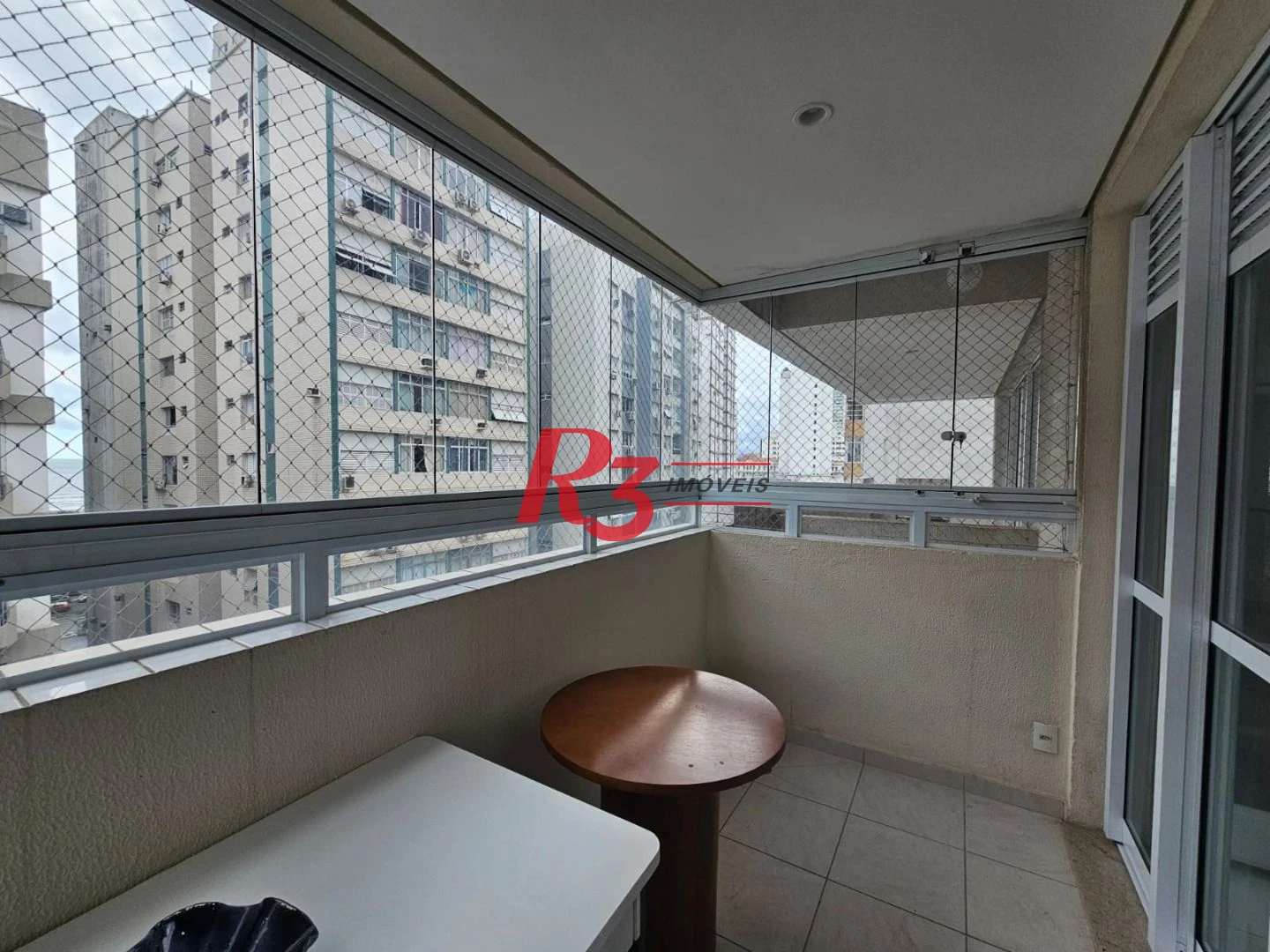 Apartamento com 2 dormitórios à venda, 72 m² por R$ 900.000,00 - Gonzaga - Santos/SP