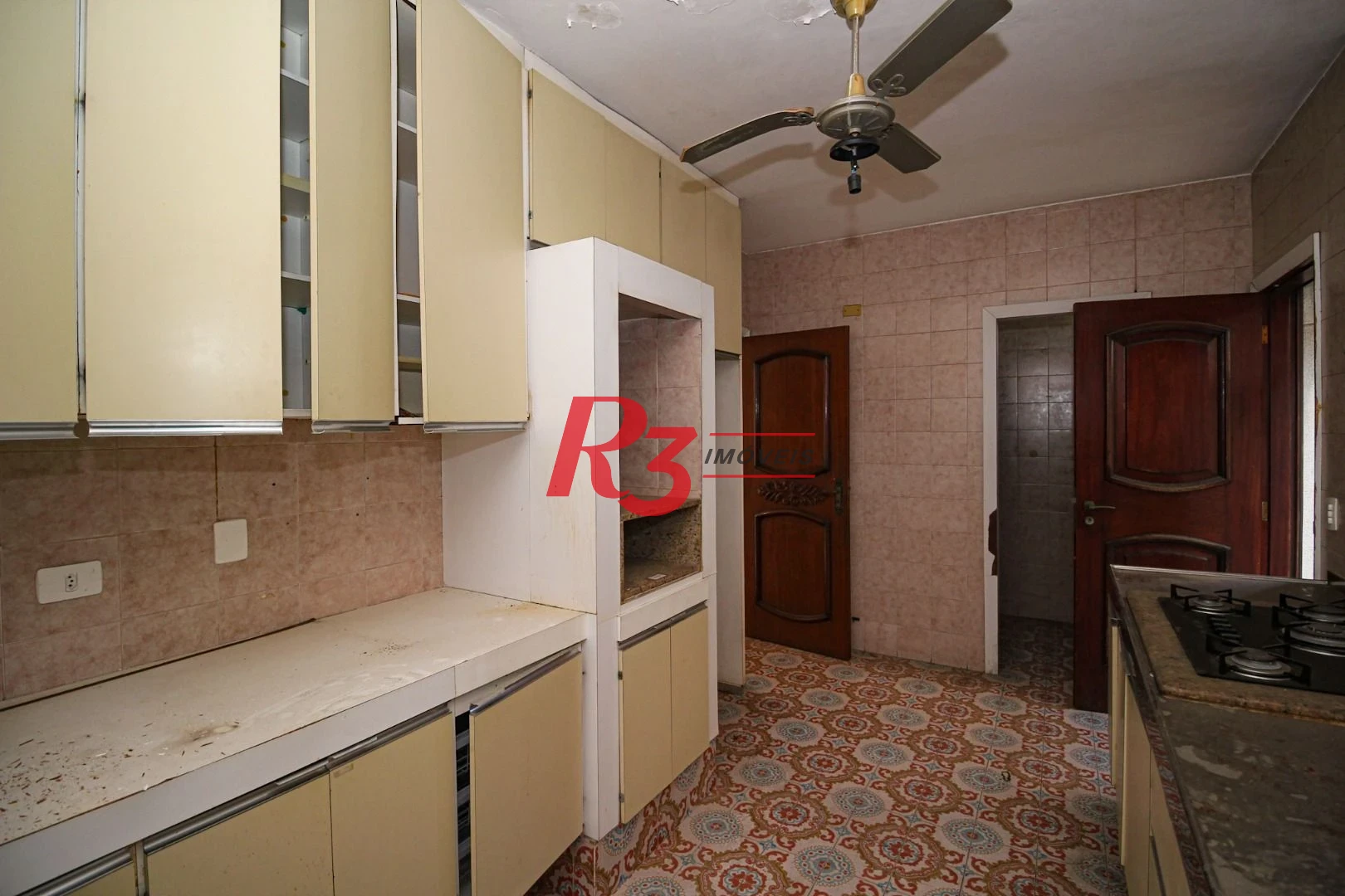 Sobrado para alugar com 4 dormitórios 1 Suíte, 390 m² Piscina, 2 VGS Boqueirão Santos/SP