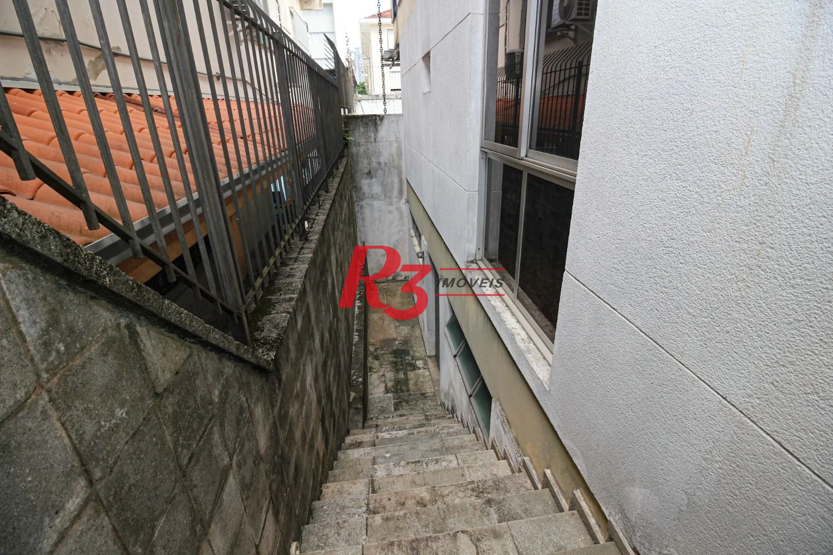 Sobrado para alugar com 4 dormitórios 1 Suíte, 390 m² Piscina, 2 VGS Boqueirão Santos/SP