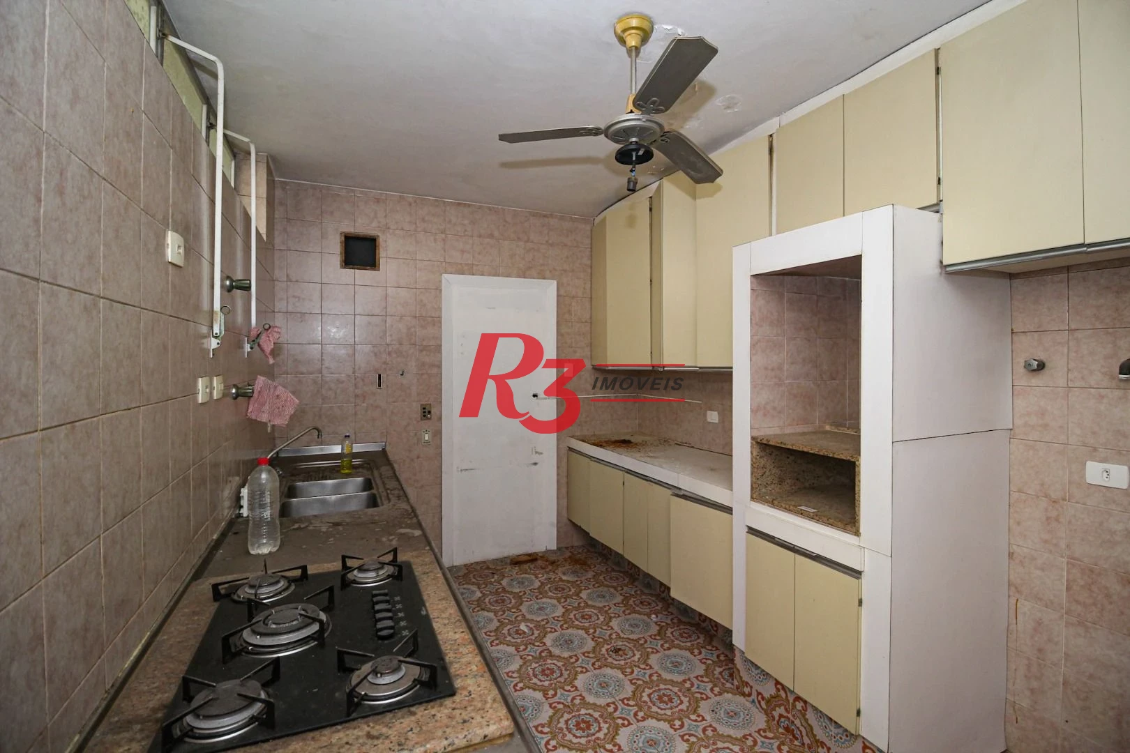Sobrado para alugar com 4 dormitórios 1 Suíte, 390 m² Piscina, 2 VGS Boqueirão Santos/SP