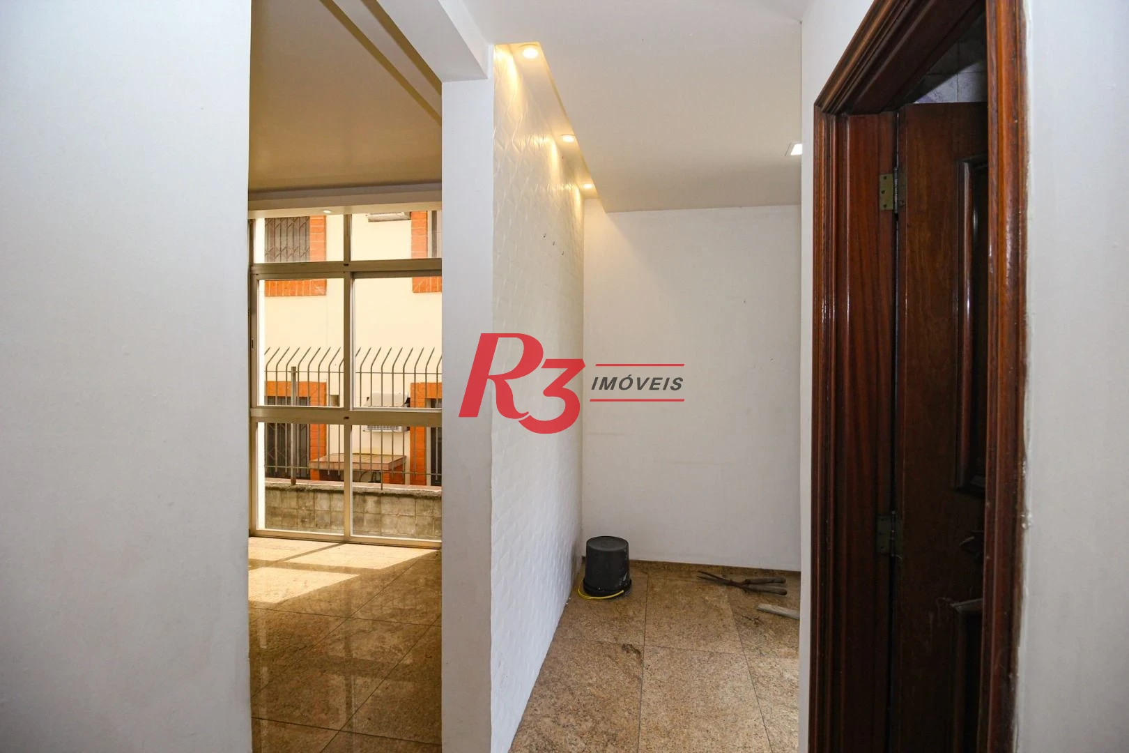Sobrado para alugar com 4 dormitórios 1 Suíte, 390 m² Piscina, 2 VGS Boqueirão Santos/SP