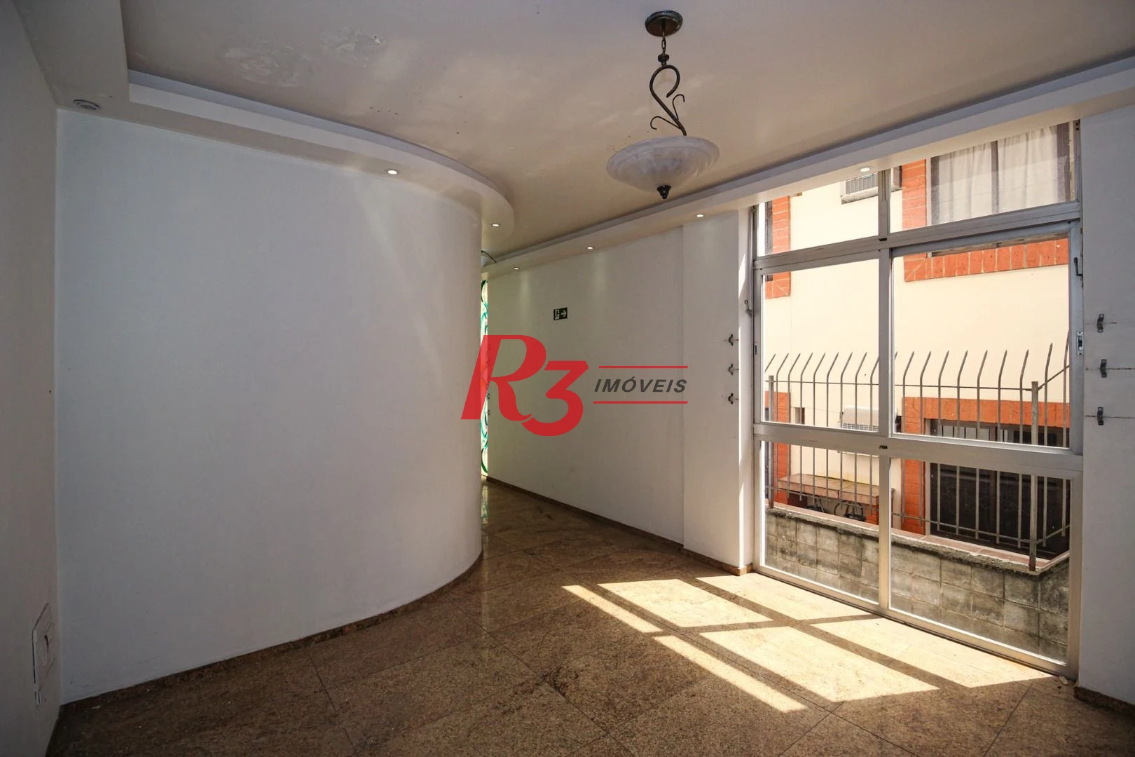 Sobrado para alugar com 4 dormitórios 1 Suíte, 390 m² Piscina, 2 VGS Boqueirão Santos/SP