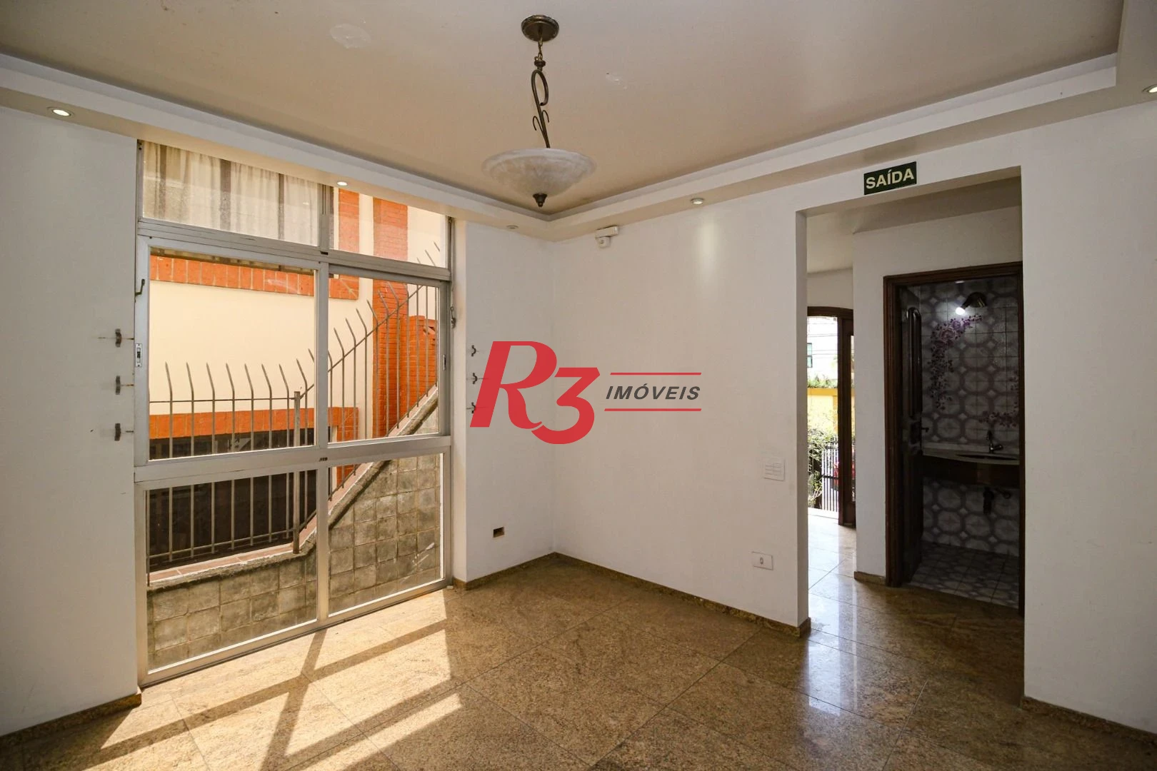 Sobrado para alugar com 4 dormitórios 1 Suíte, 390 m² Piscina, 2 VGS Boqueirão Santos/SP