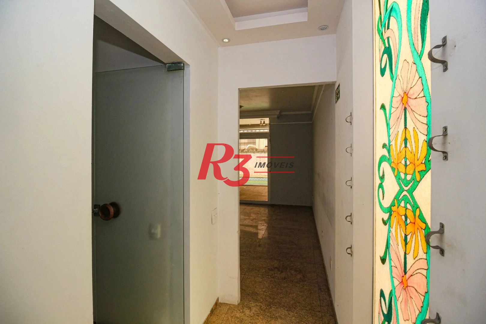 Sobrado para alugar com 4 dormitórios 1 Suíte, 390 m² Piscina, 2 VGS Boqueirão Santos/SP