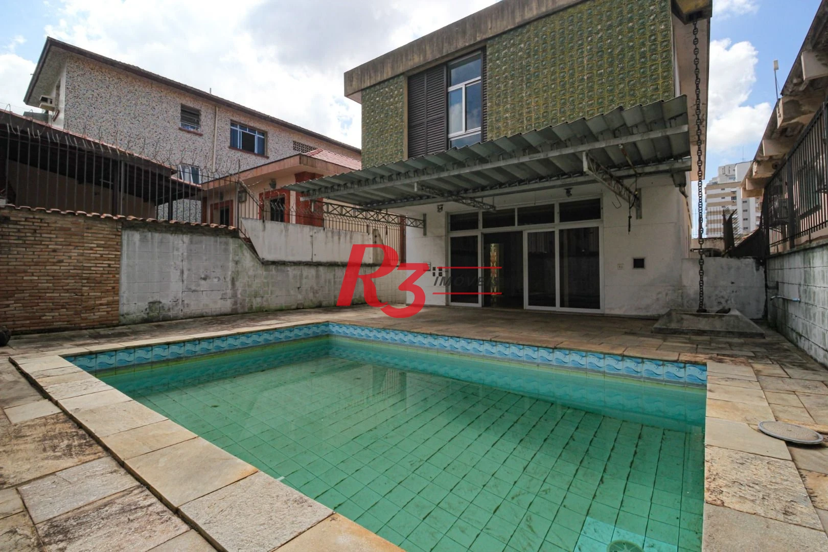 Sobrado para alugar com 4 dormitórios 1 Suíte, 390 m² Piscina, 2 VGS Boqueirão Santos/SP