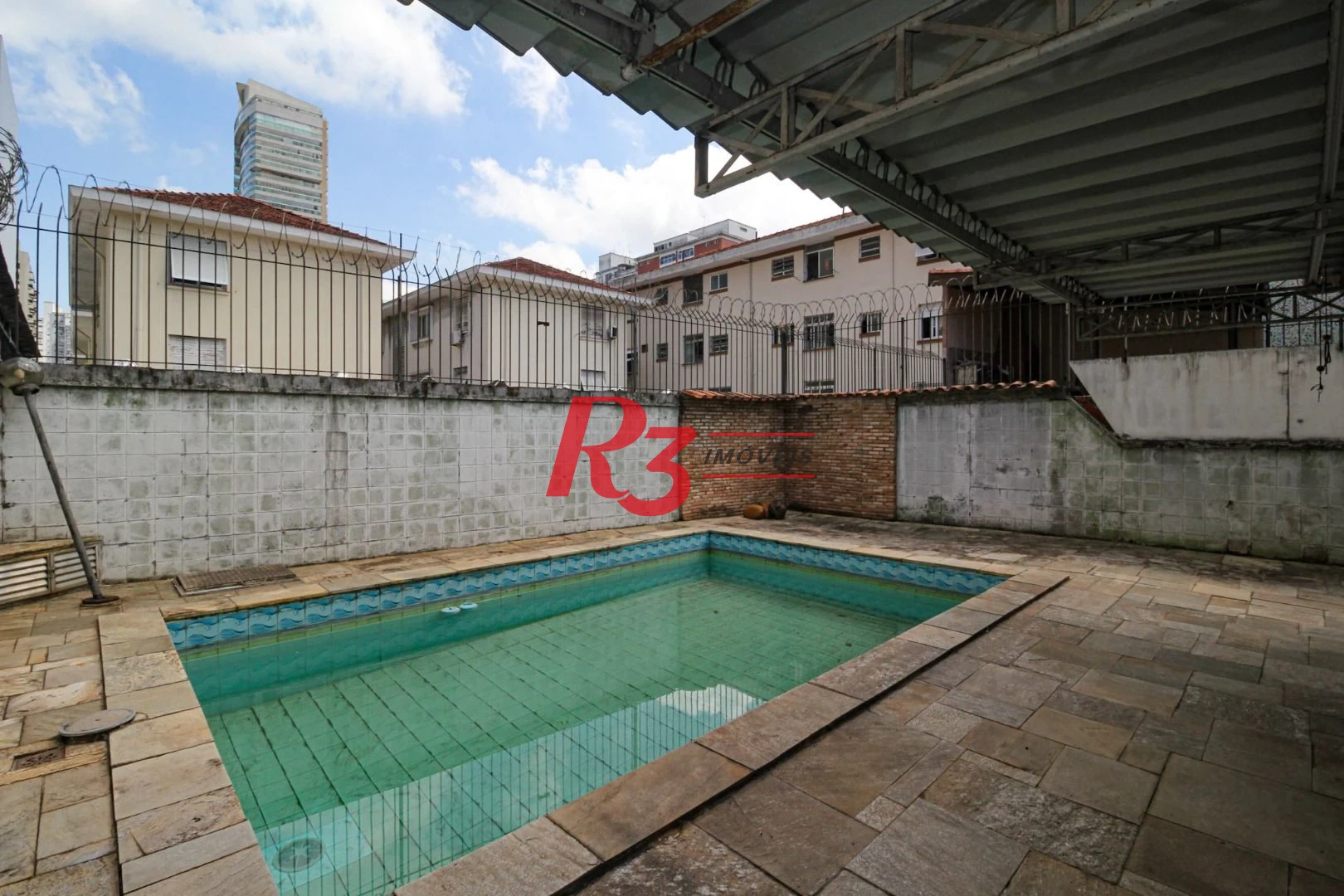 Sobrado para alugar com 4 dormitórios 1 Suíte, 390 m² Piscina, 2 VGS Boqueirão Santos/SP